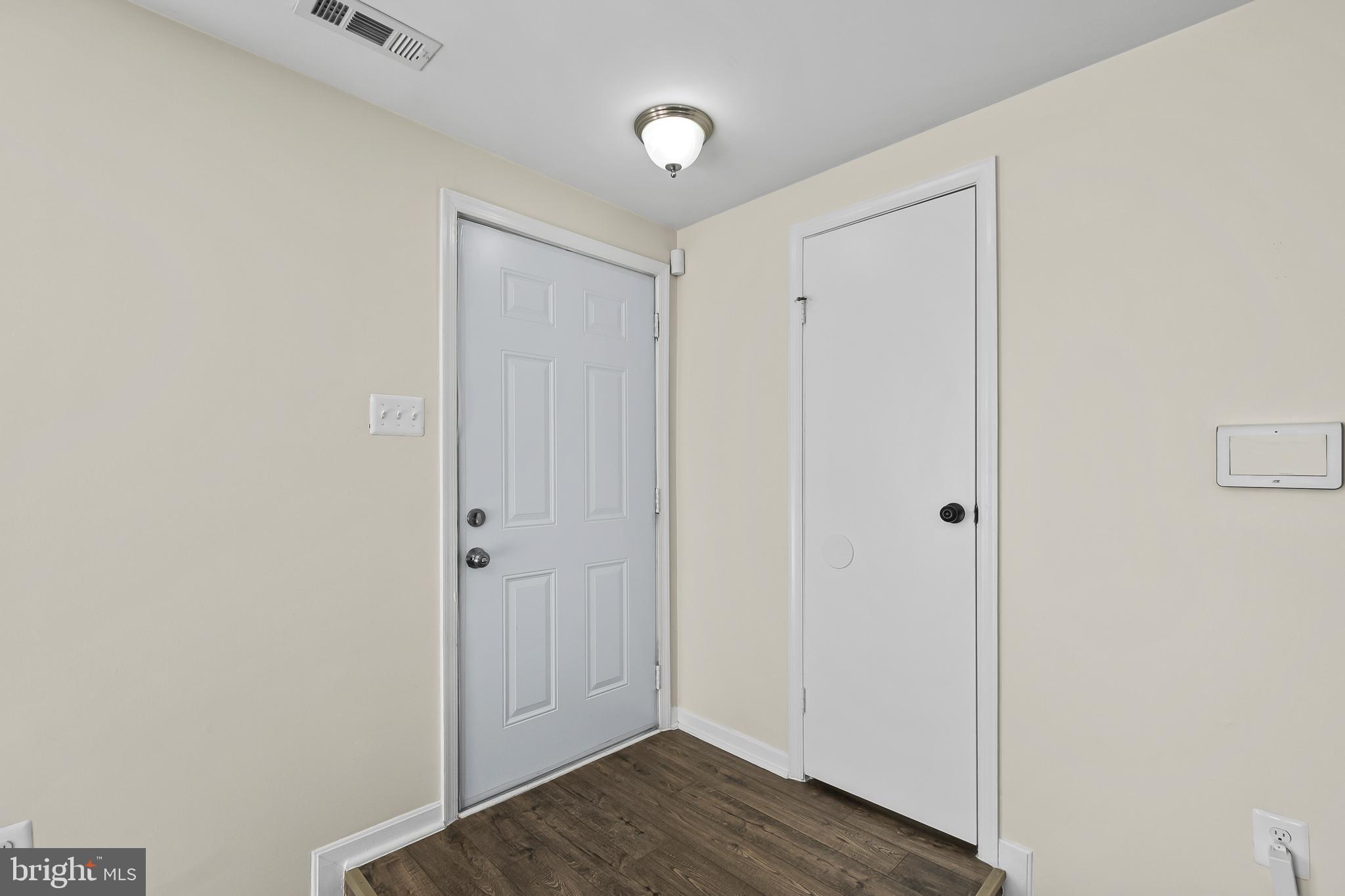 STONINGTON CONDOMINIUMS - Residential