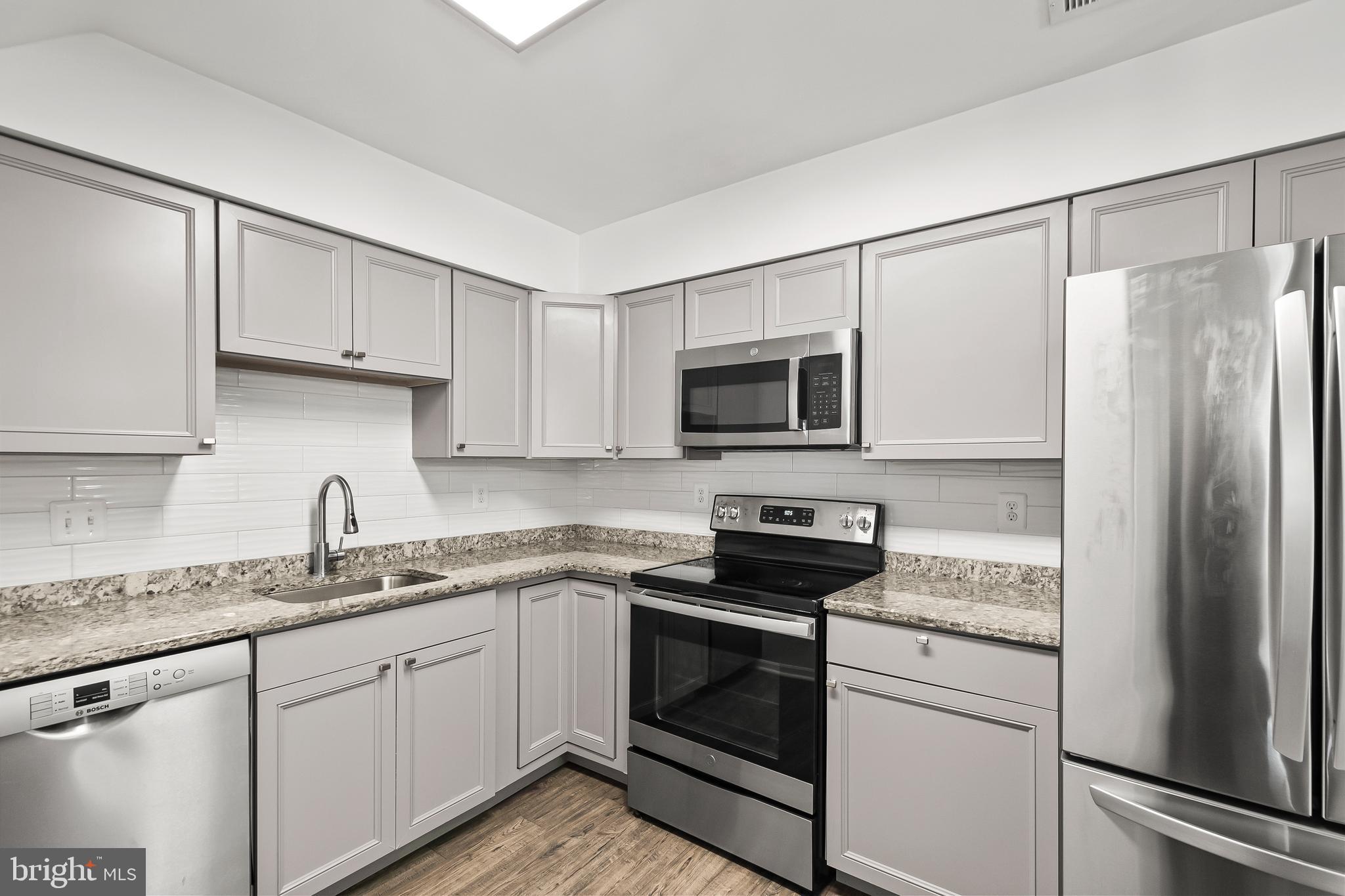 STONINGTON CONDOMINIUMS - Residential