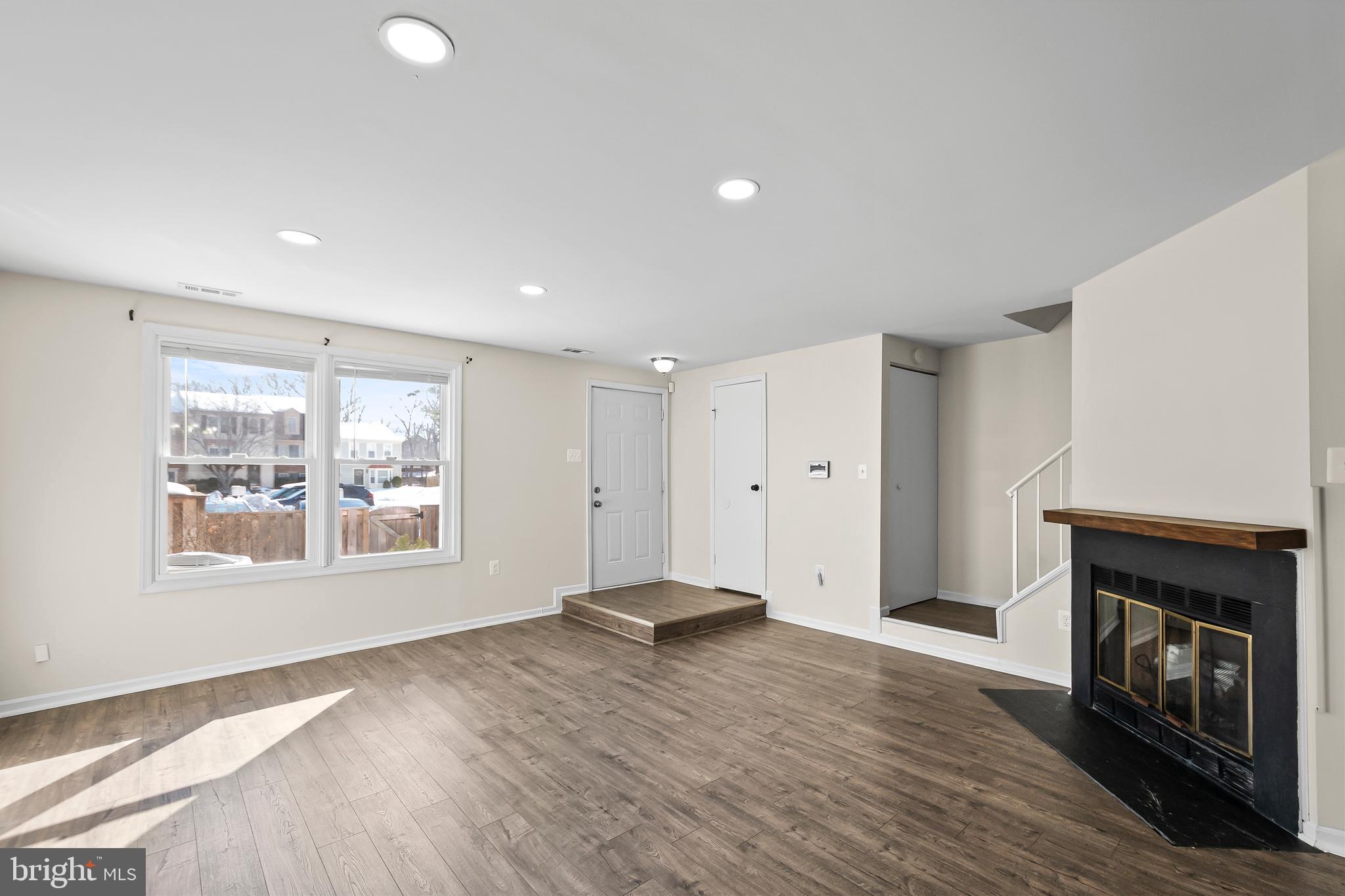 STONINGTON CONDOMINIUMS - Residential