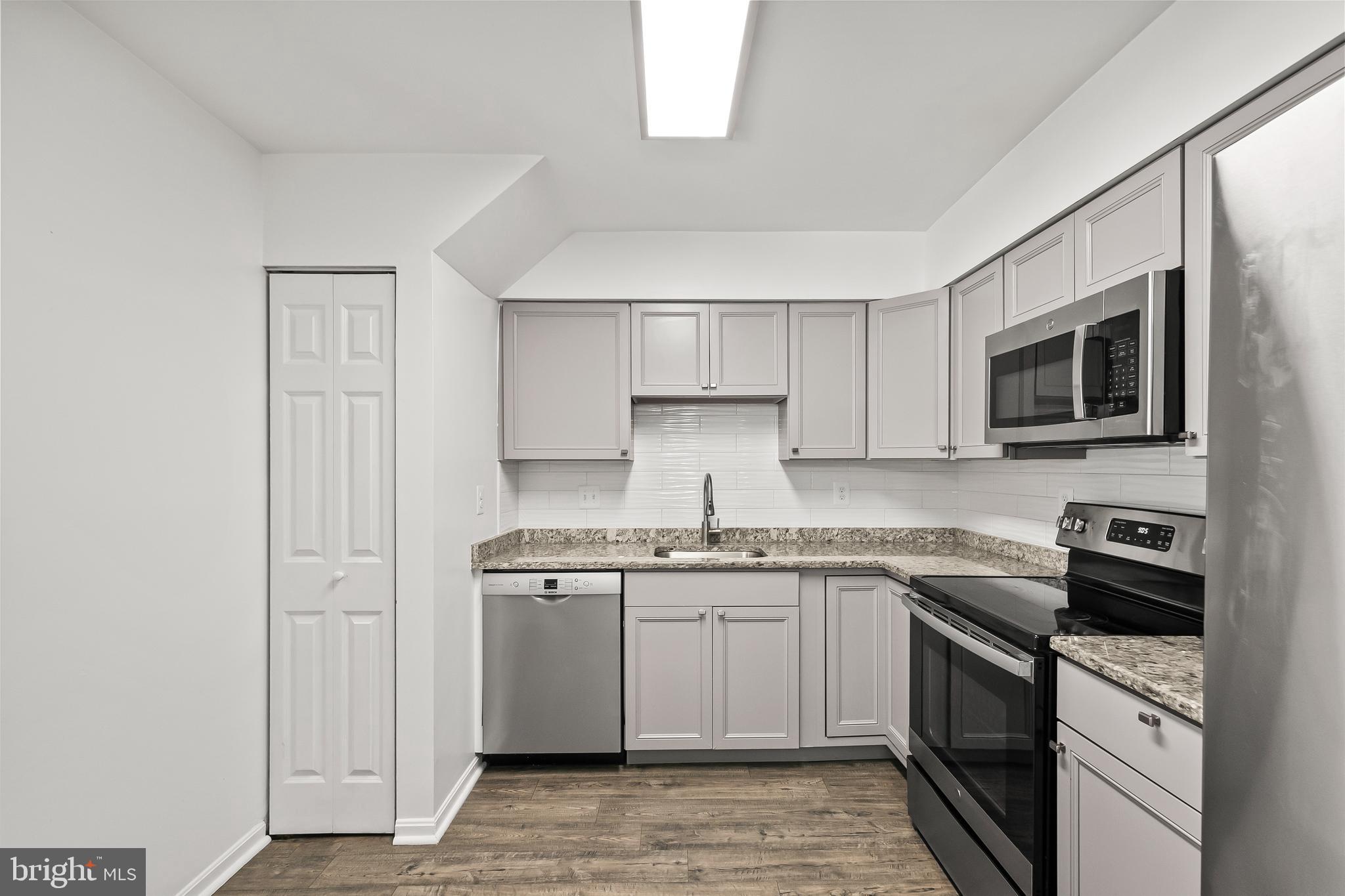 STONINGTON CONDOMINIUMS - Residential