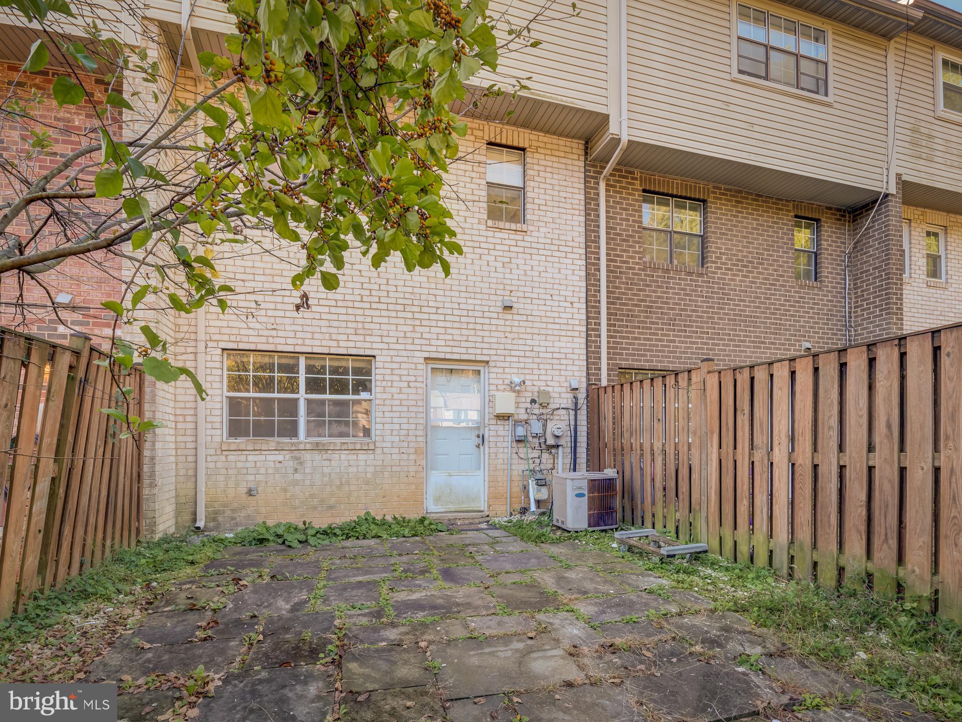 VILLAGE BROOK - Residential