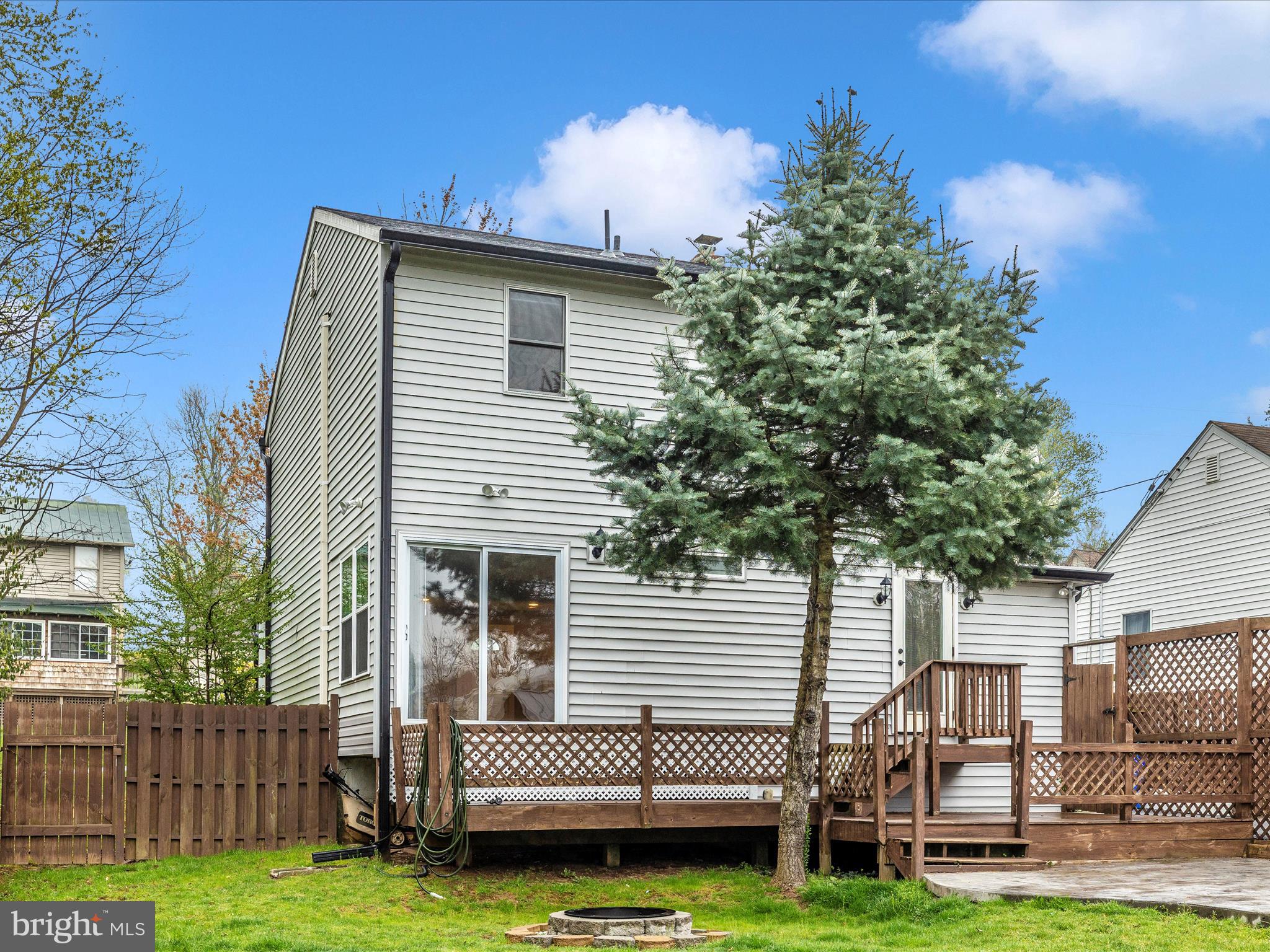 DAMASCUS OUTSIDE - Residential Lease