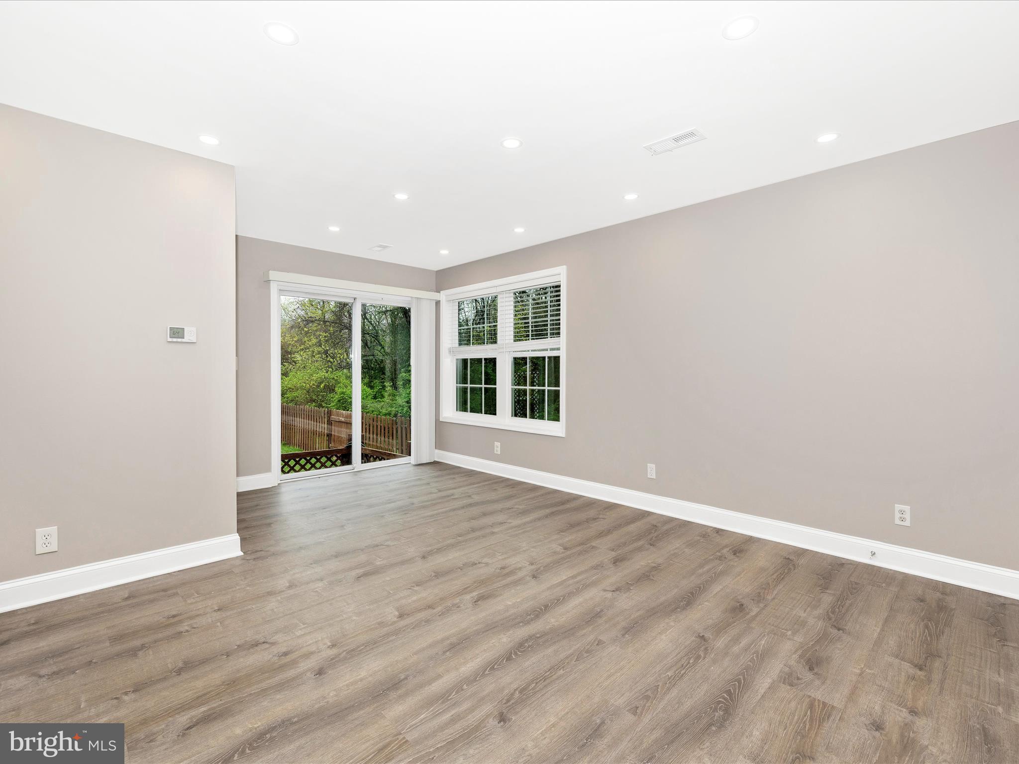 DAMASCUS OUTSIDE - Residential Lease