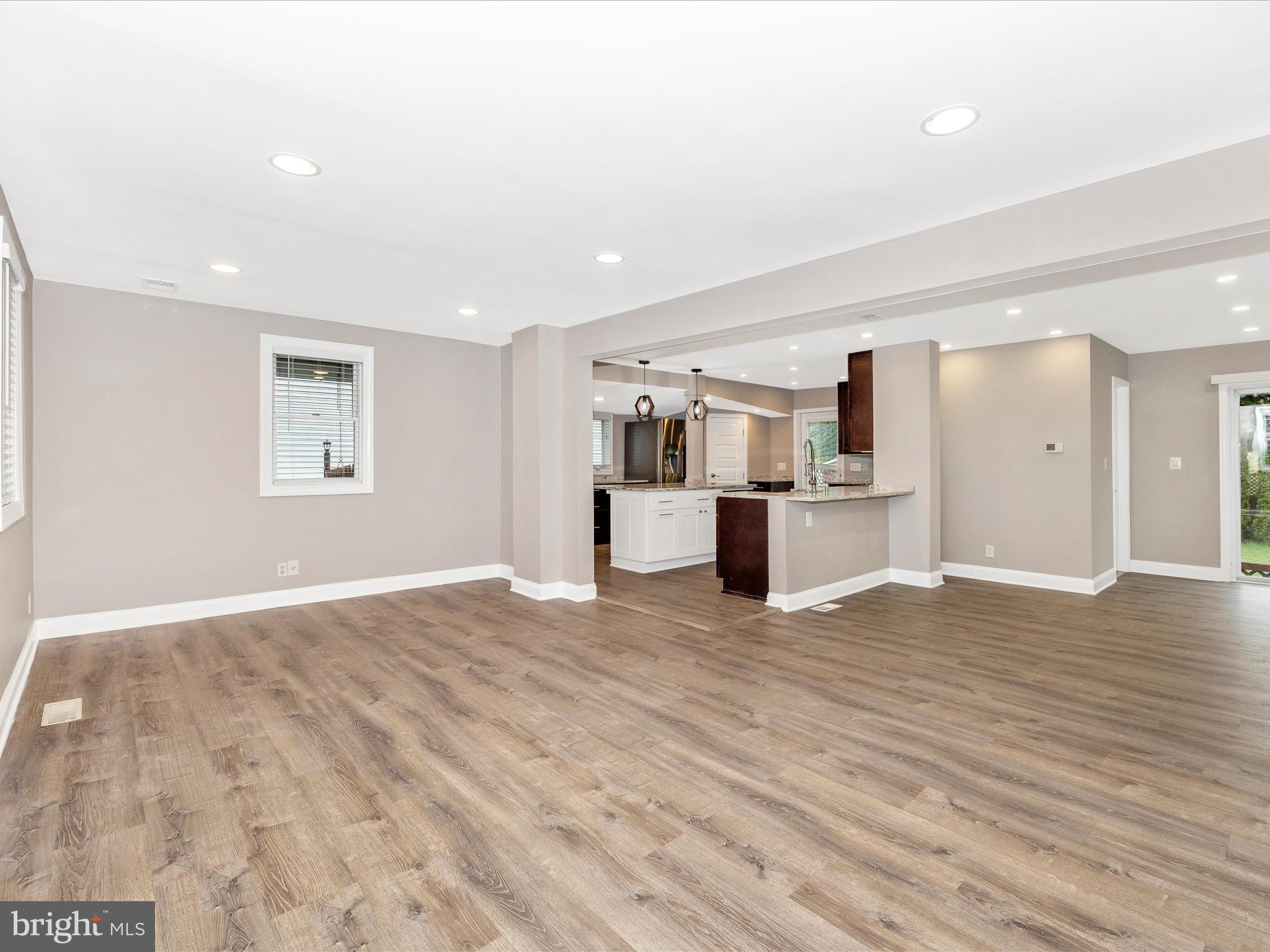 DAMASCUS OUTSIDE - Residential Lease