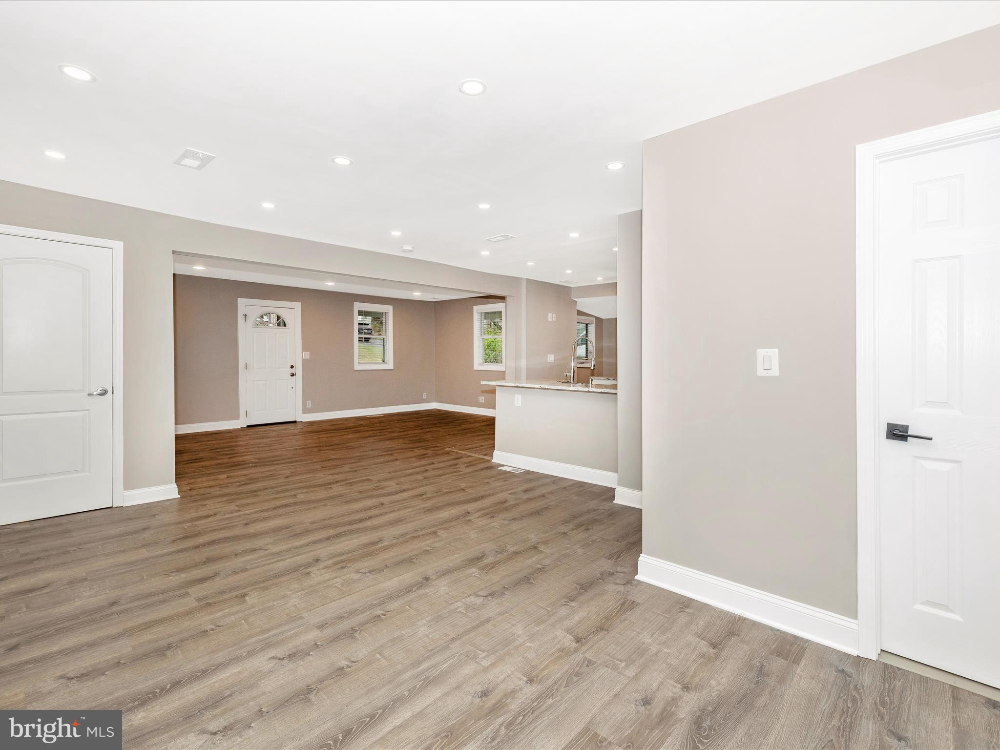 DAMASCUS OUTSIDE - Residential Lease