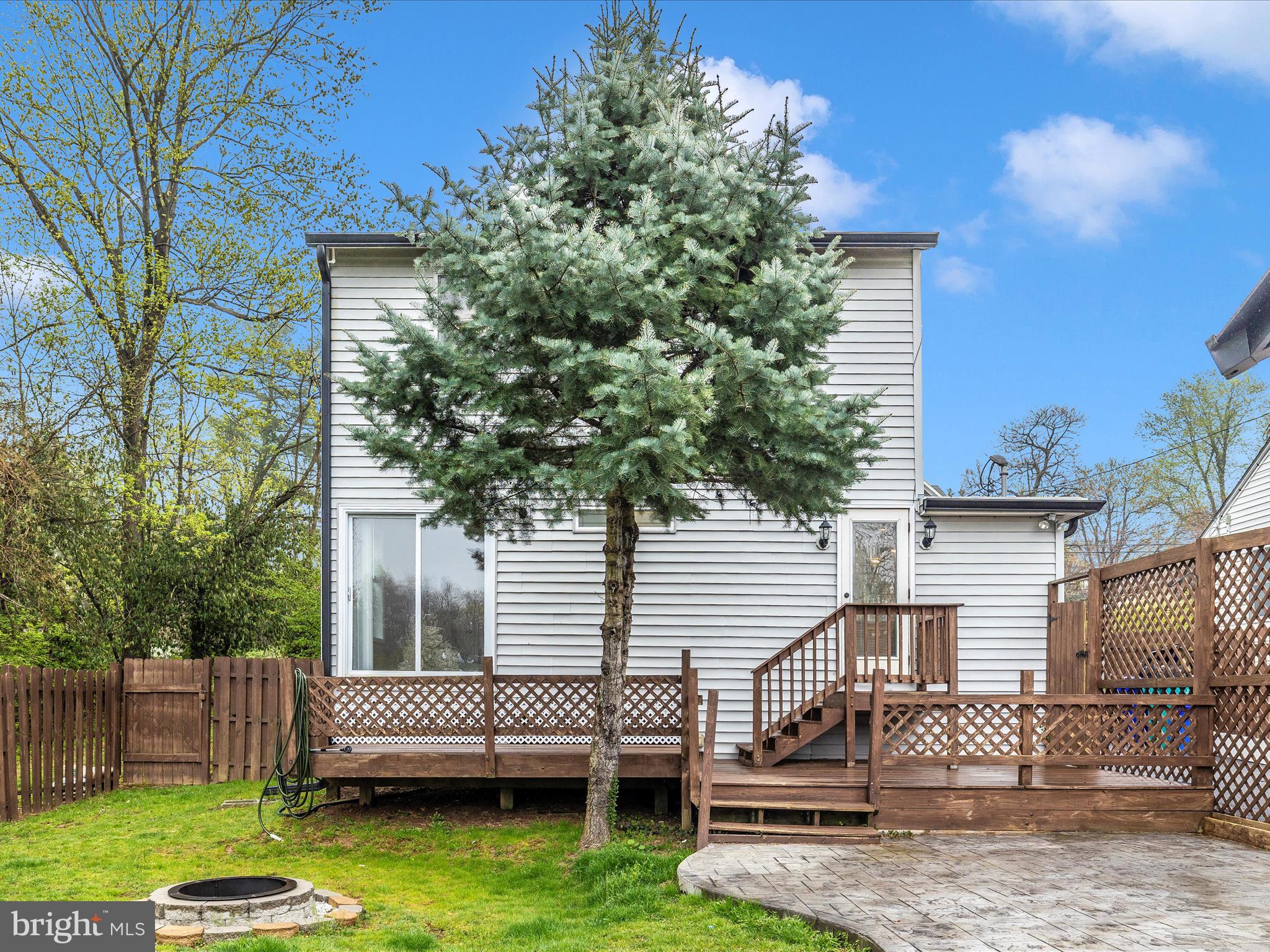 DAMASCUS OUTSIDE - Residential Lease