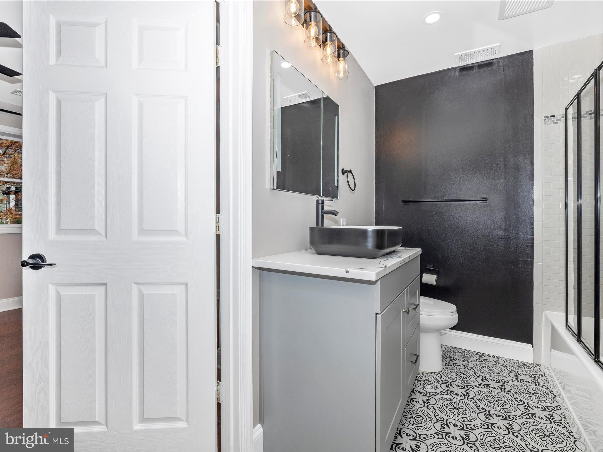 DAMASCUS OUTSIDE - Residential Lease