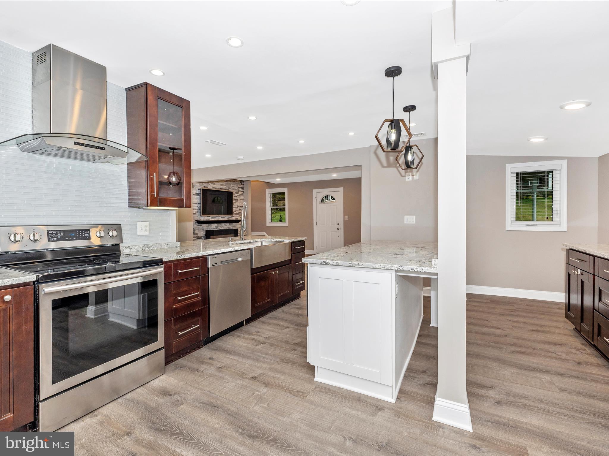 DAMASCUS OUTSIDE - Residential Lease