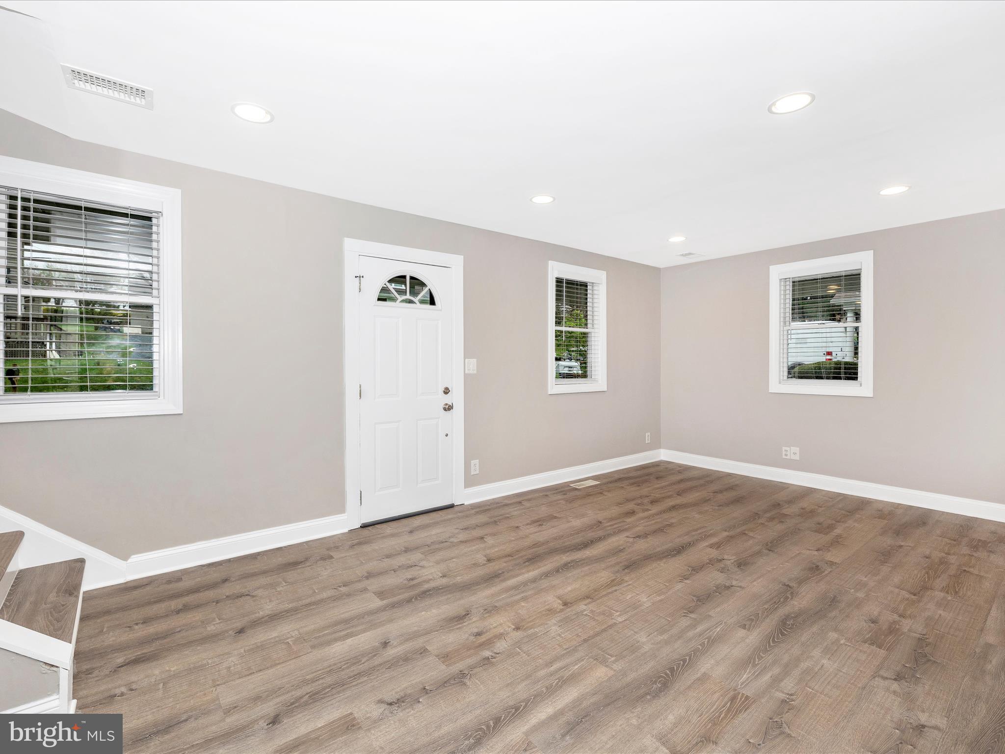 DAMASCUS OUTSIDE - Residential Lease