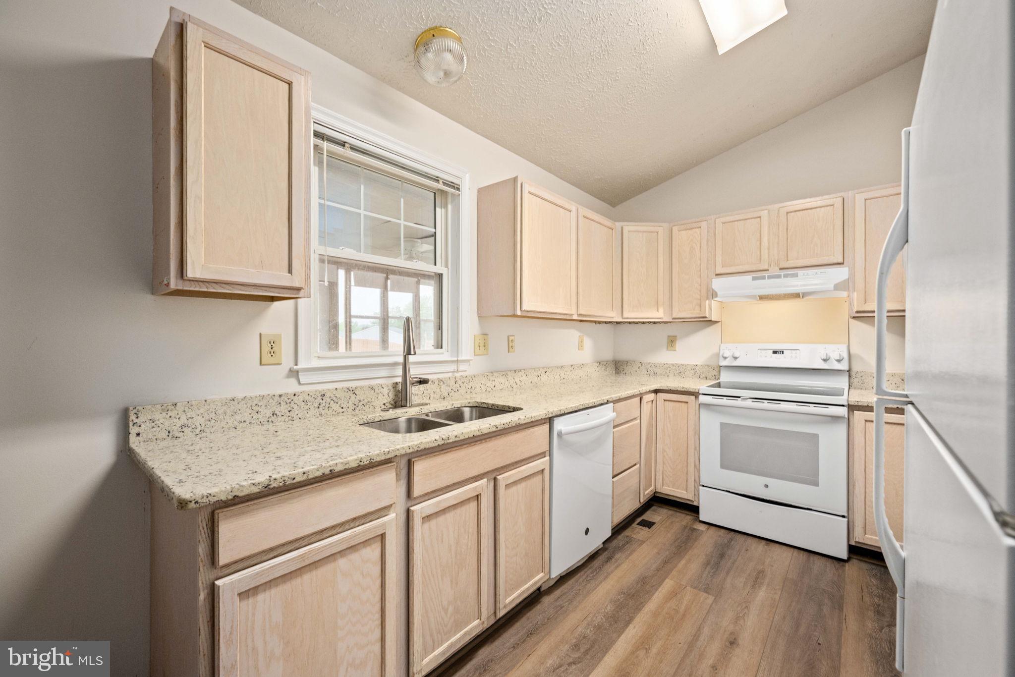 FALCON RIDGE - Residential