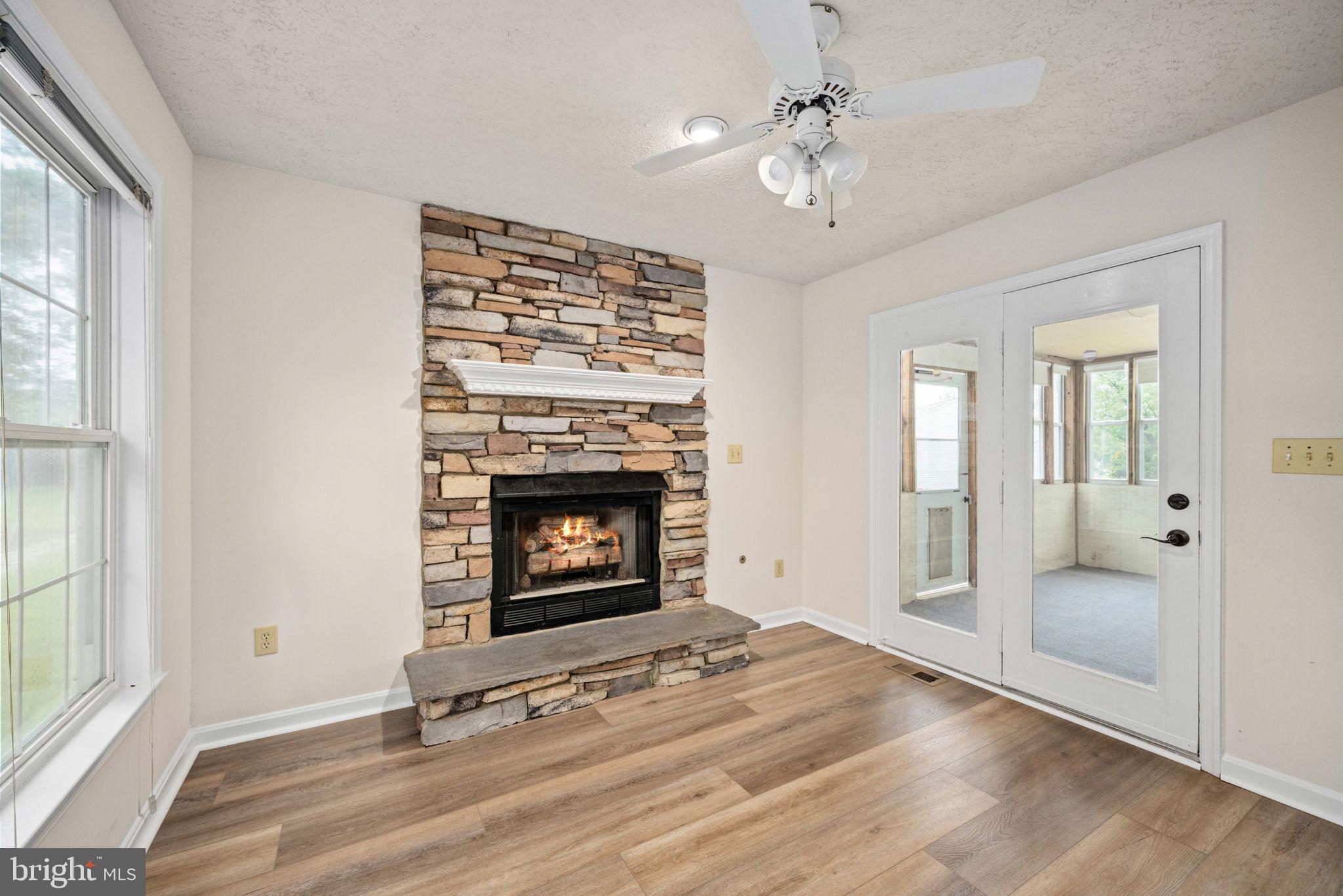 FALCON RIDGE - Residential