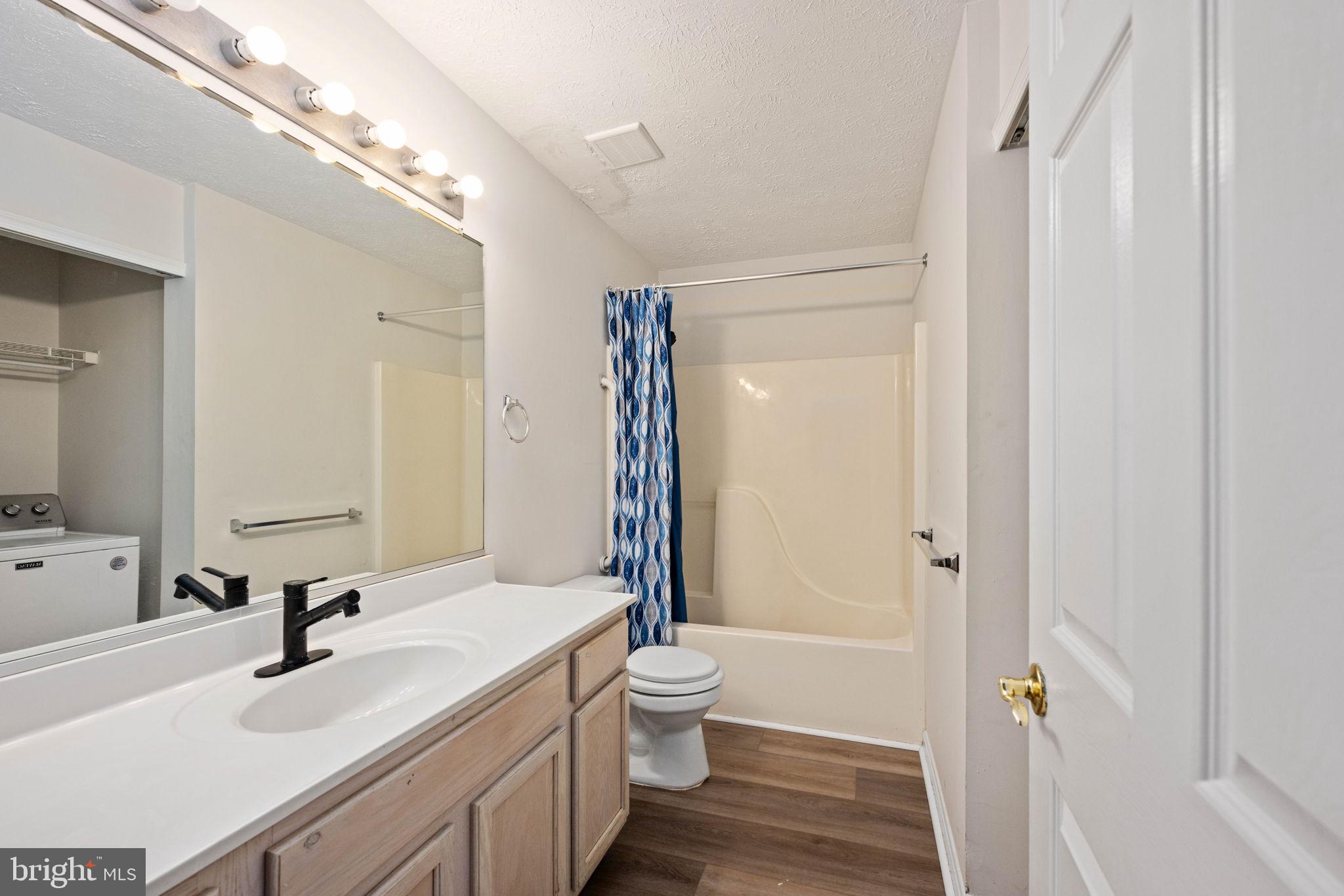 FALCON RIDGE - Residential