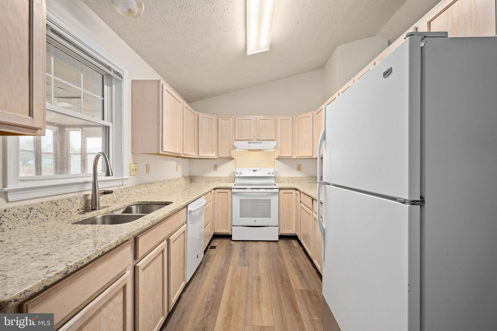 FALCON RIDGE - Residential