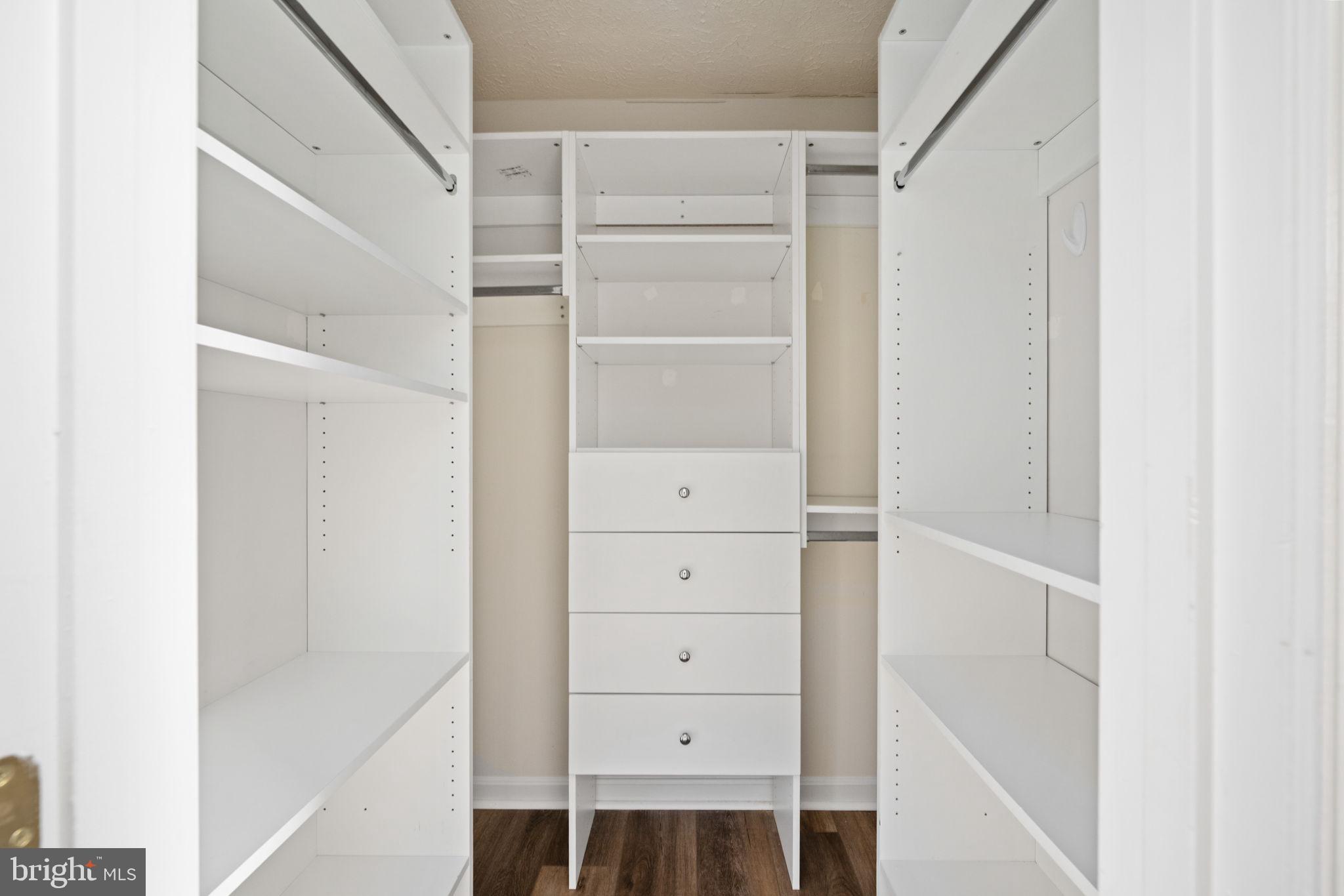 FALCON RIDGE - Residential