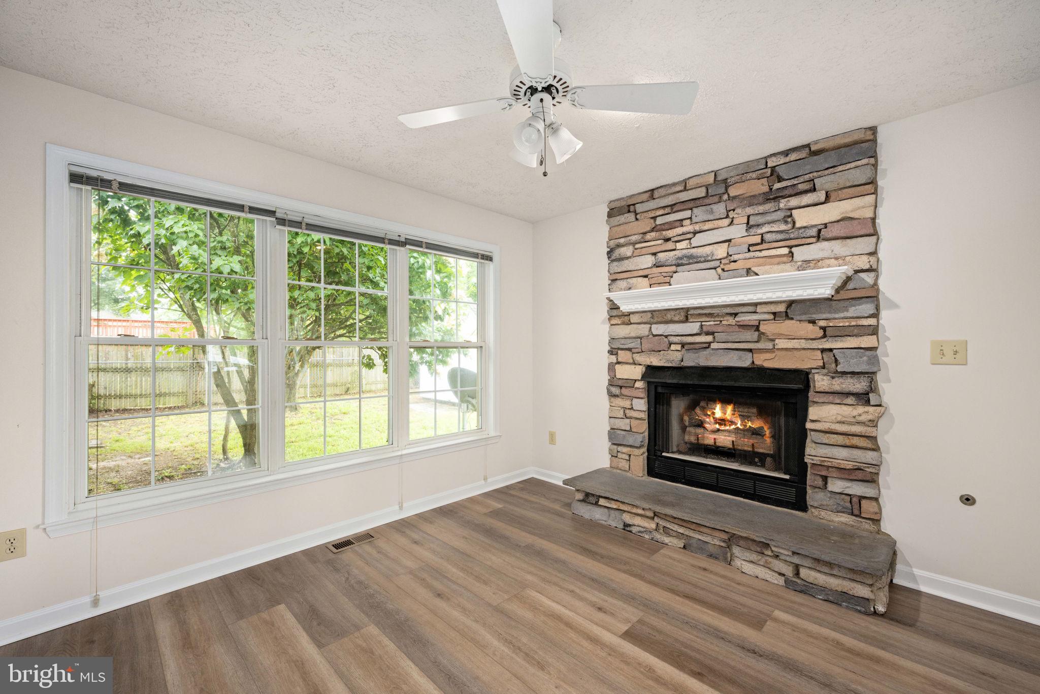 FALCON RIDGE - Residential