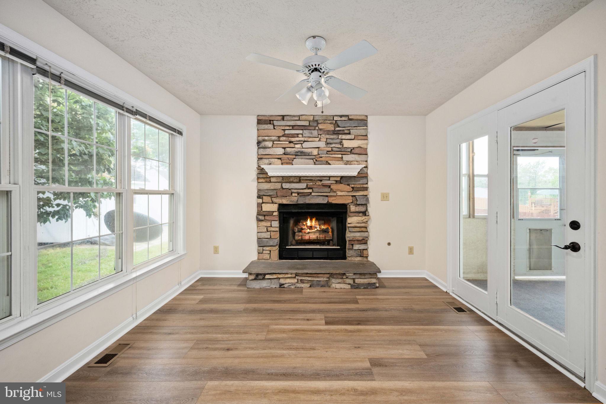 FALCON RIDGE - Residential