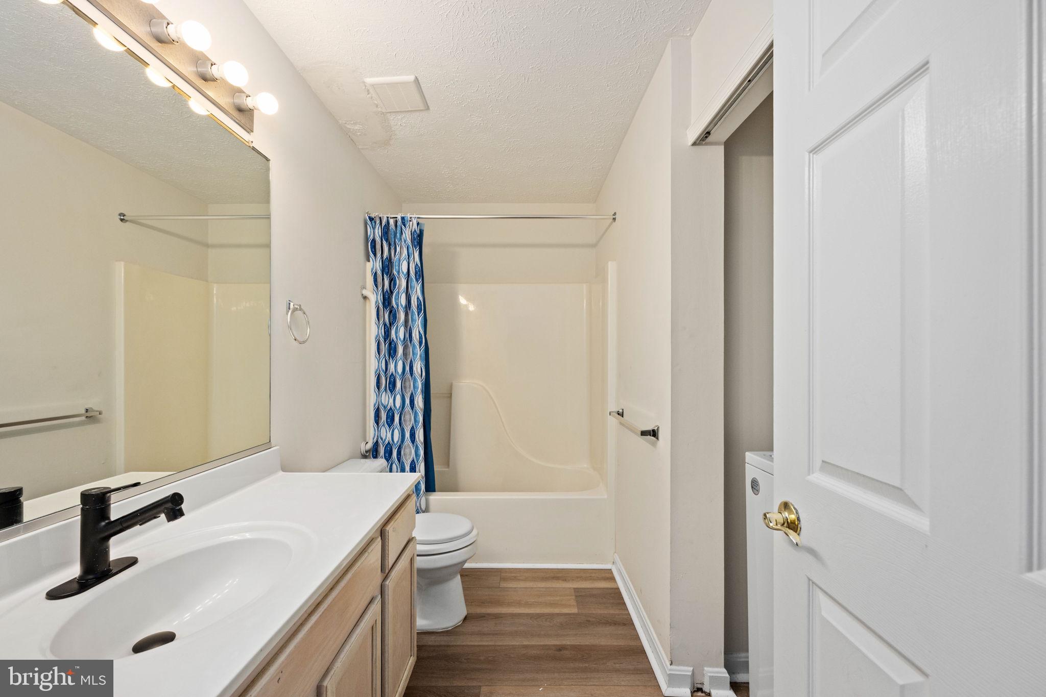 FALCON RIDGE - Residential