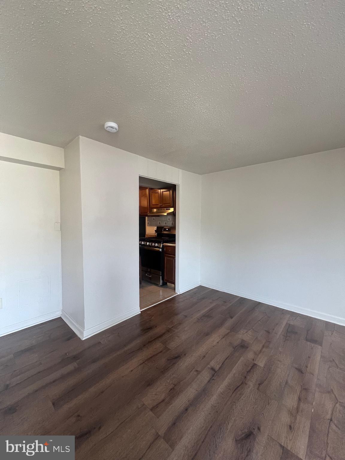 WINDMILL SQUARE - Residential