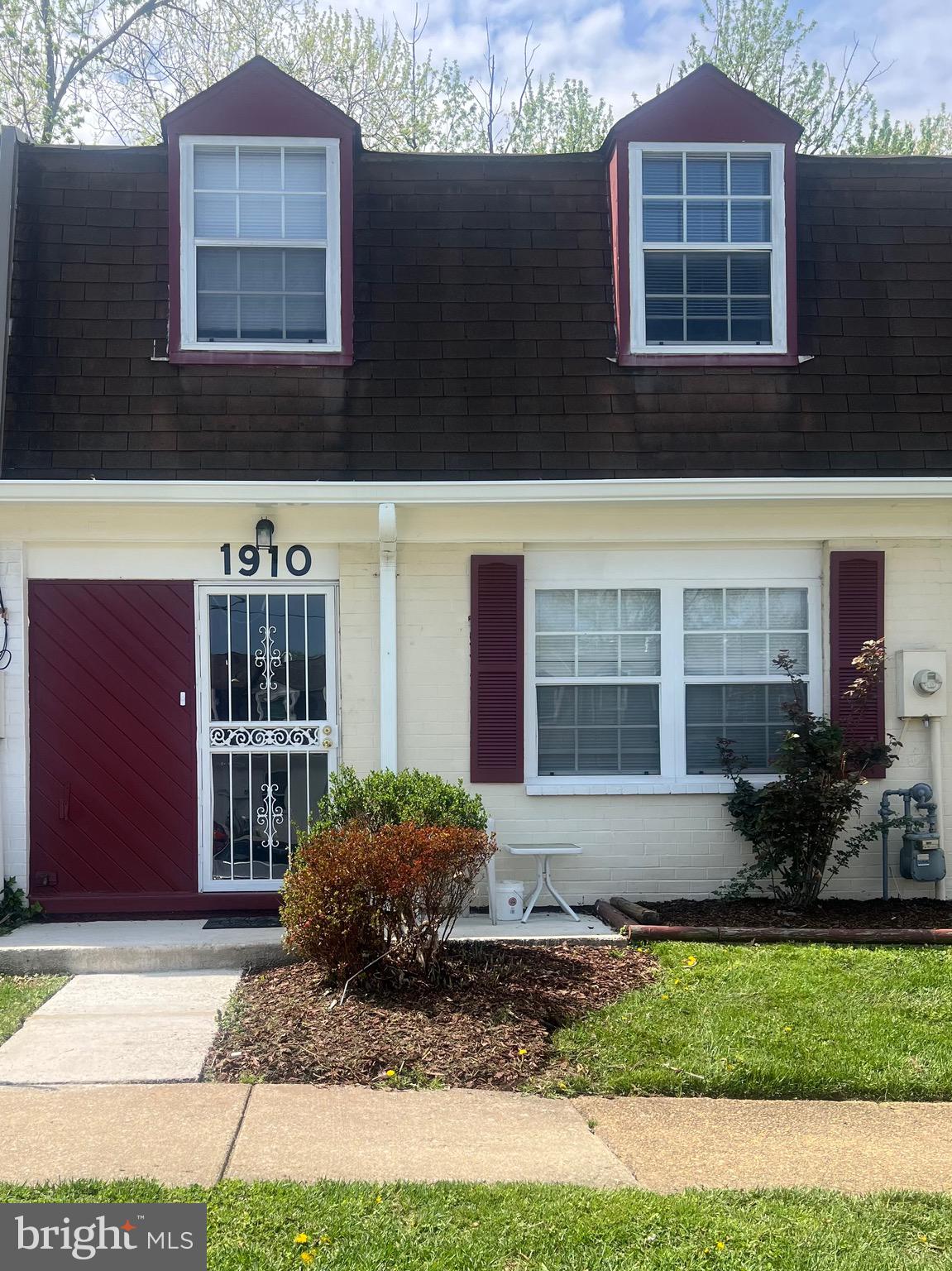 WINDMILL SQUARE - Residential