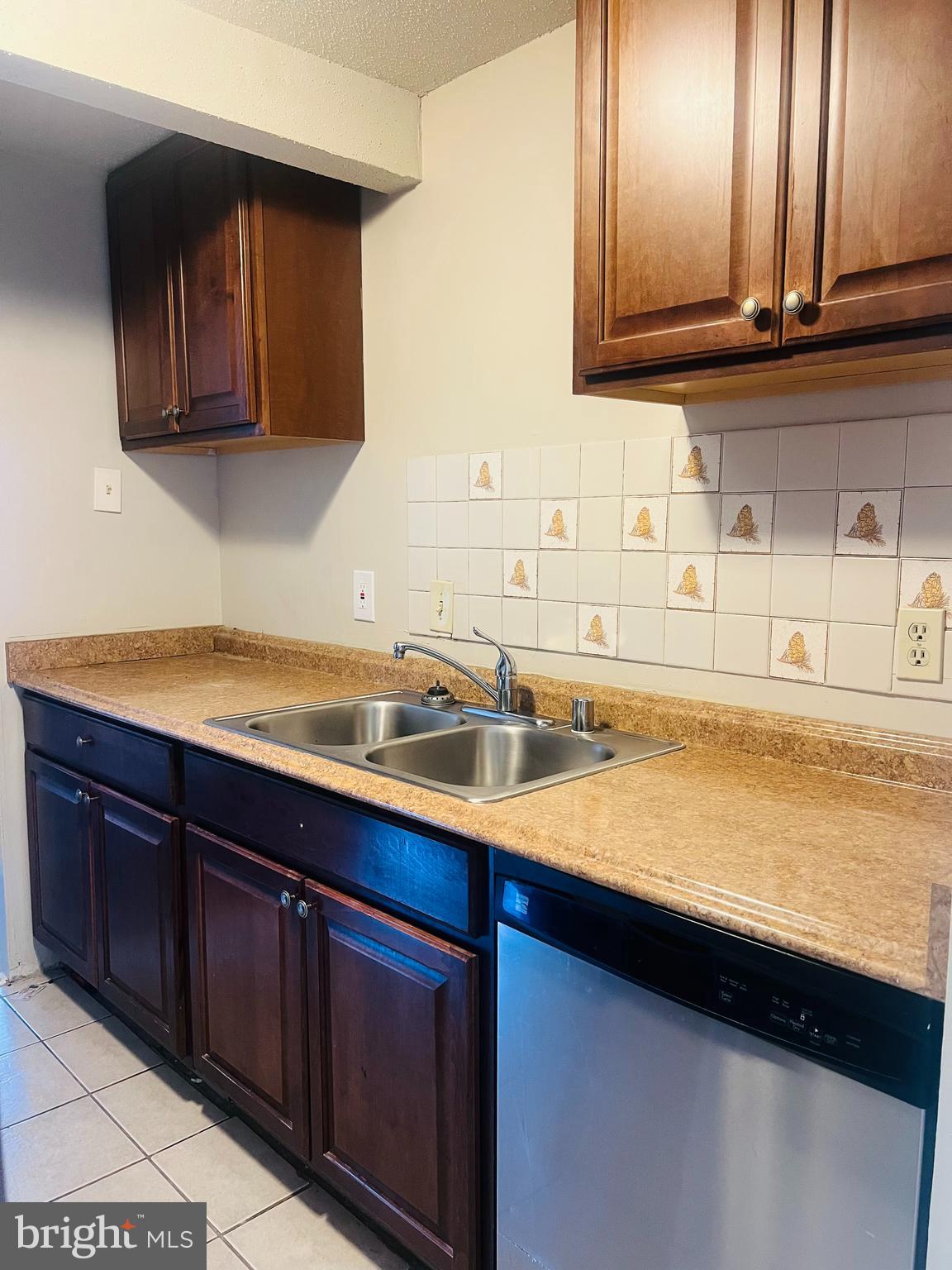 WINDMILL SQUARE - Residential