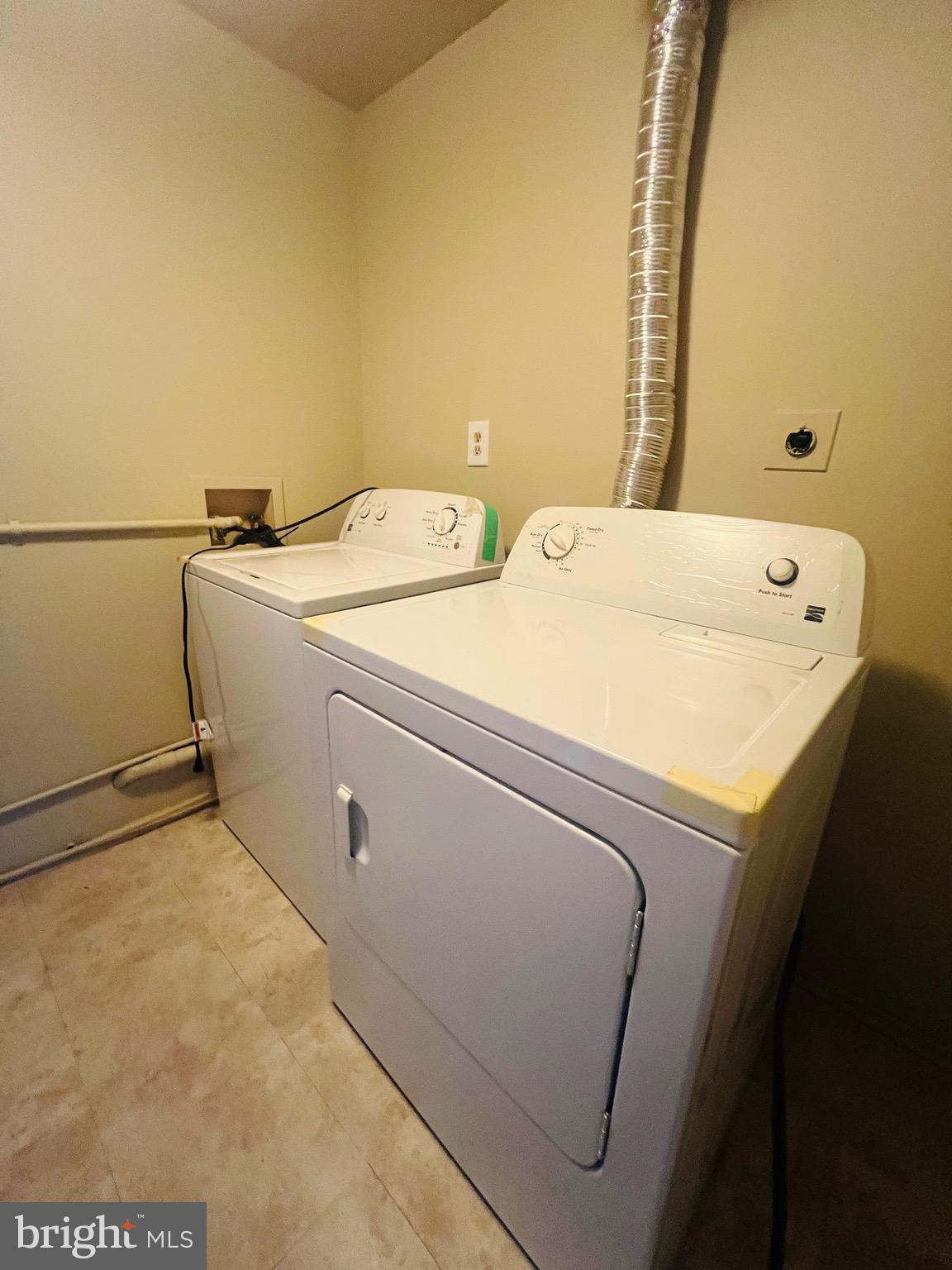 WINDMILL SQUARE - Residential