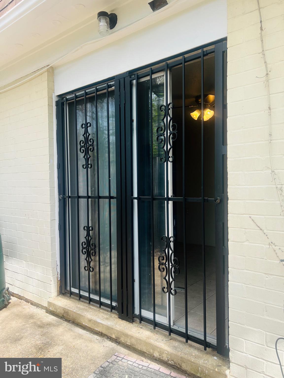 WINDMILL SQUARE - Residential