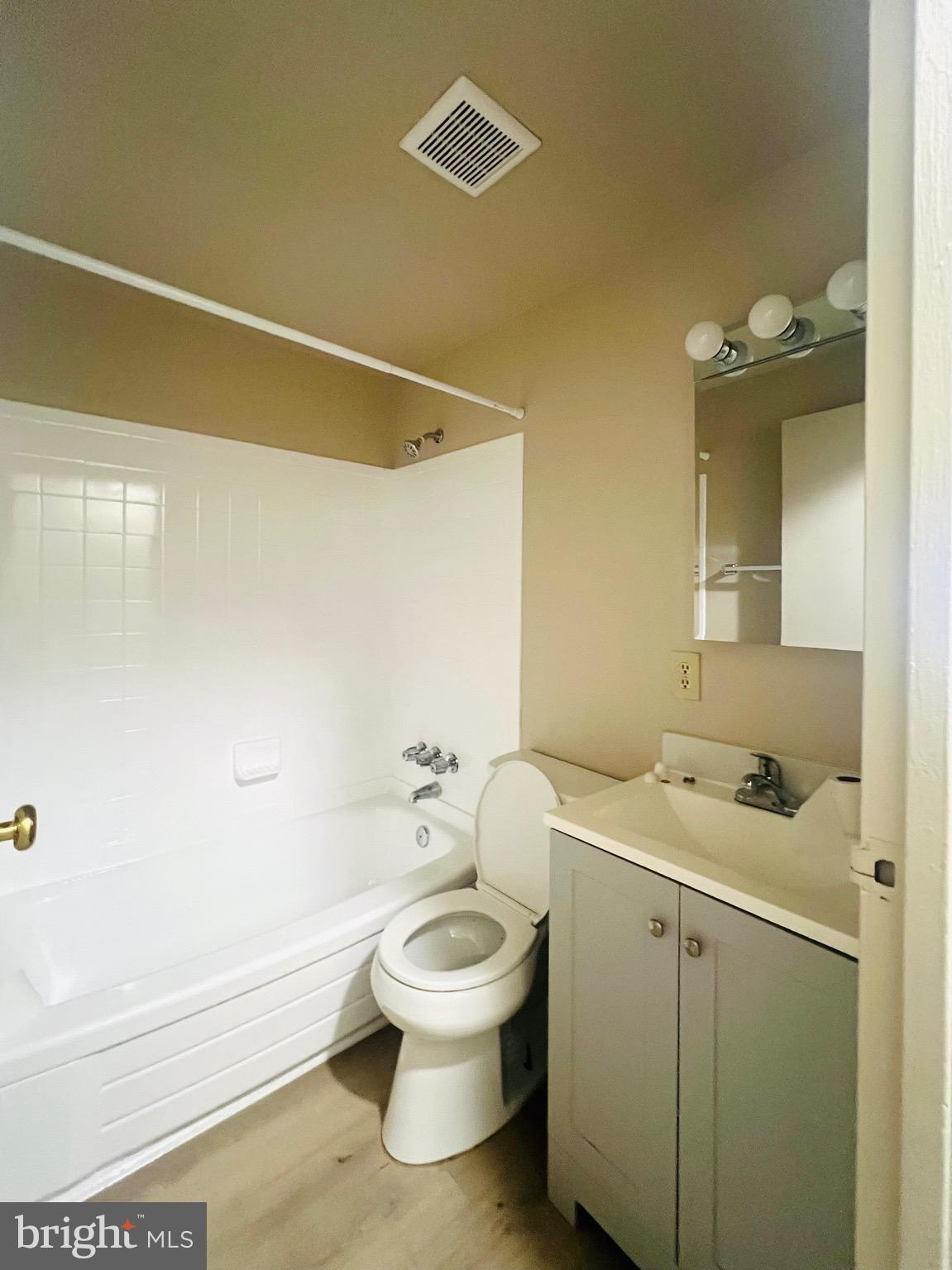 WINDMILL SQUARE - Residential