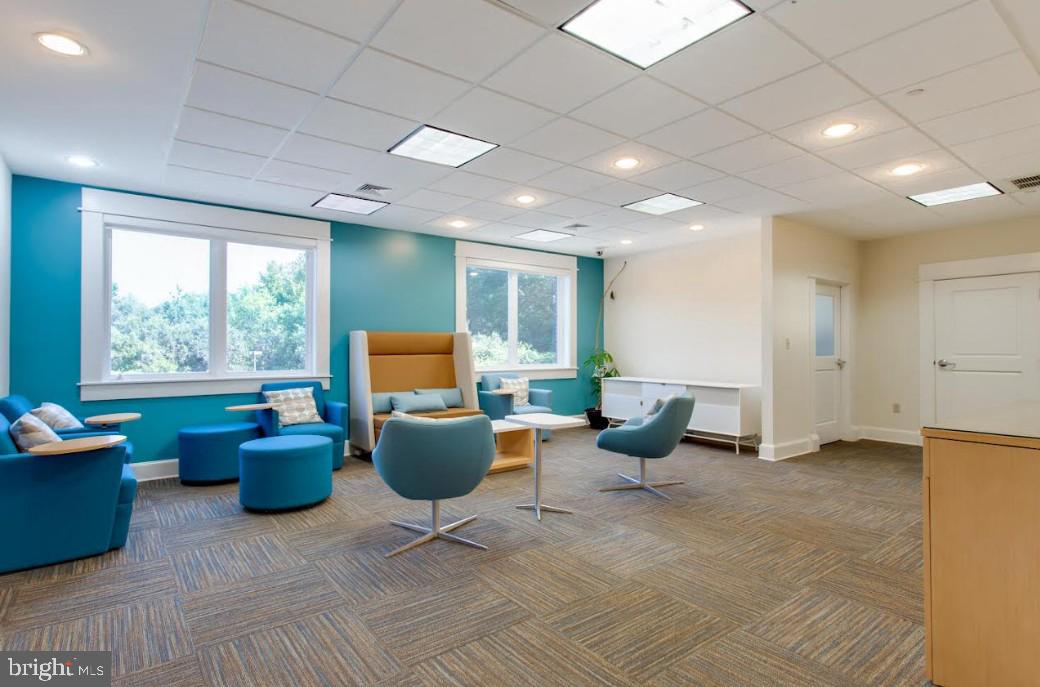 RIVERSIDE BUSINESS PARK - Commercial Lease