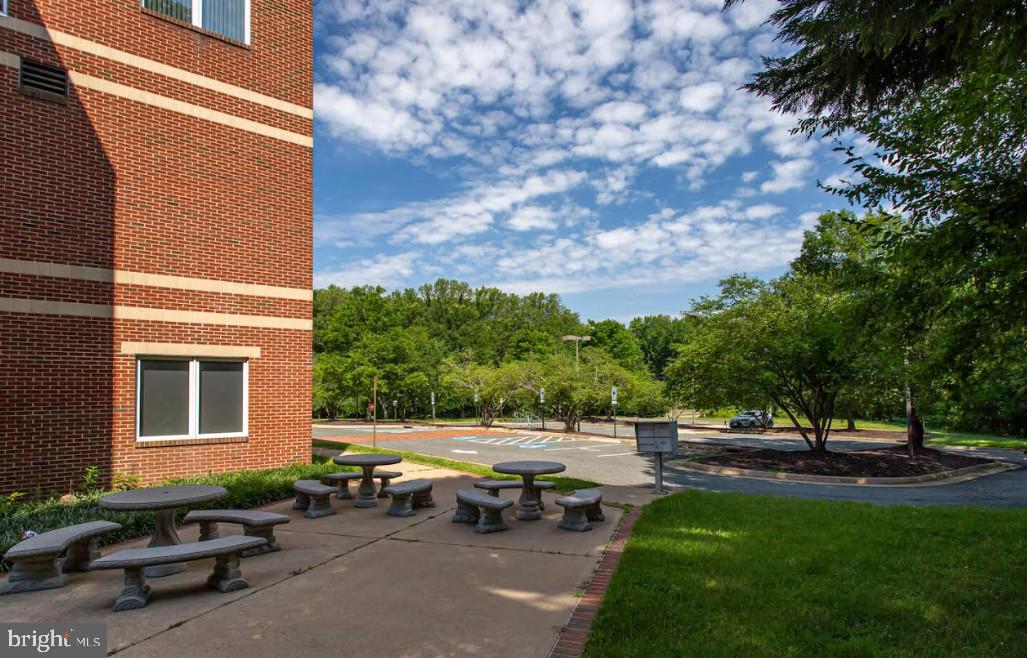 RIVERSIDE BUSINESS PARK - Commercial Lease