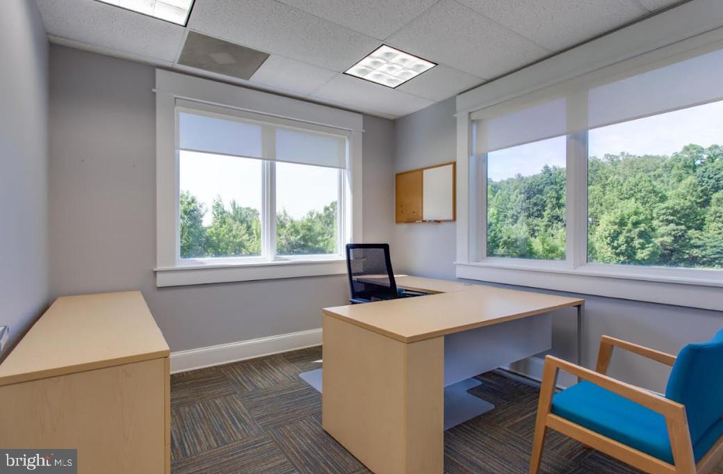 RIVERSIDE BUSINESS PARK - Commercial Lease