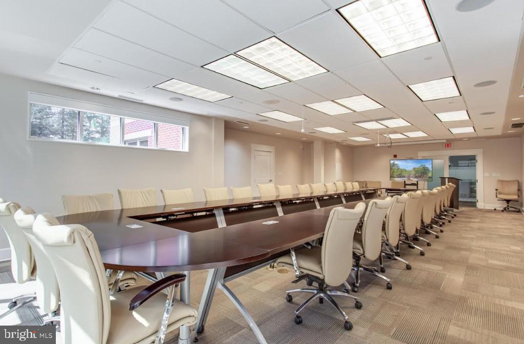 RIVERSIDE BUSINESS PARK - Commercial Lease