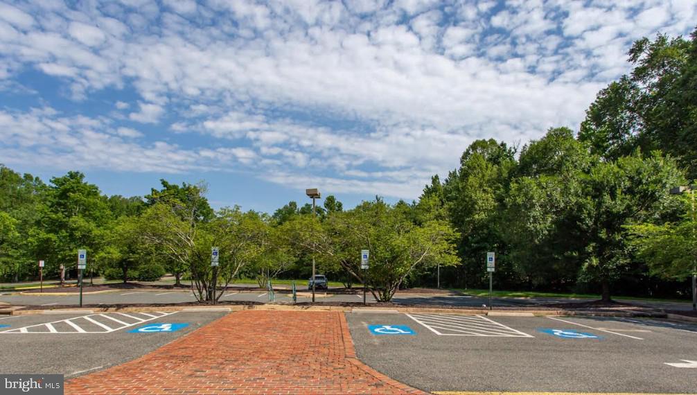 RIVERSIDE BUSINESS PARK - Commercial Lease