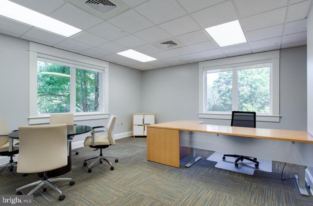 RIVERSIDE BUSINESS PARK - Commercial Lease