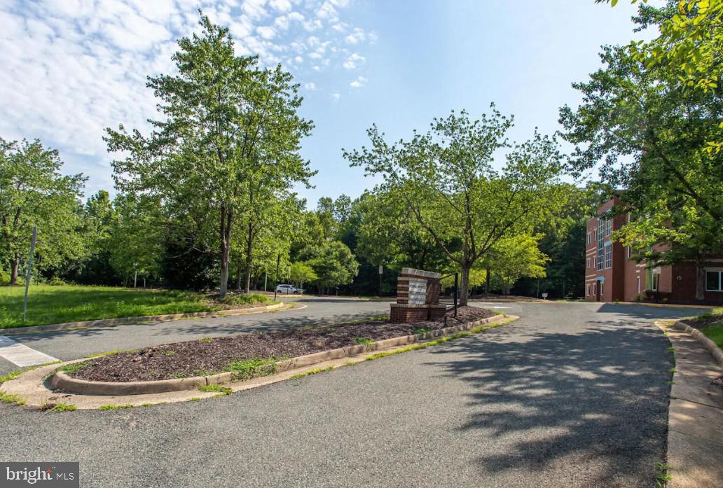 RIVERSIDE BUSINESS PARK - Commercial Lease