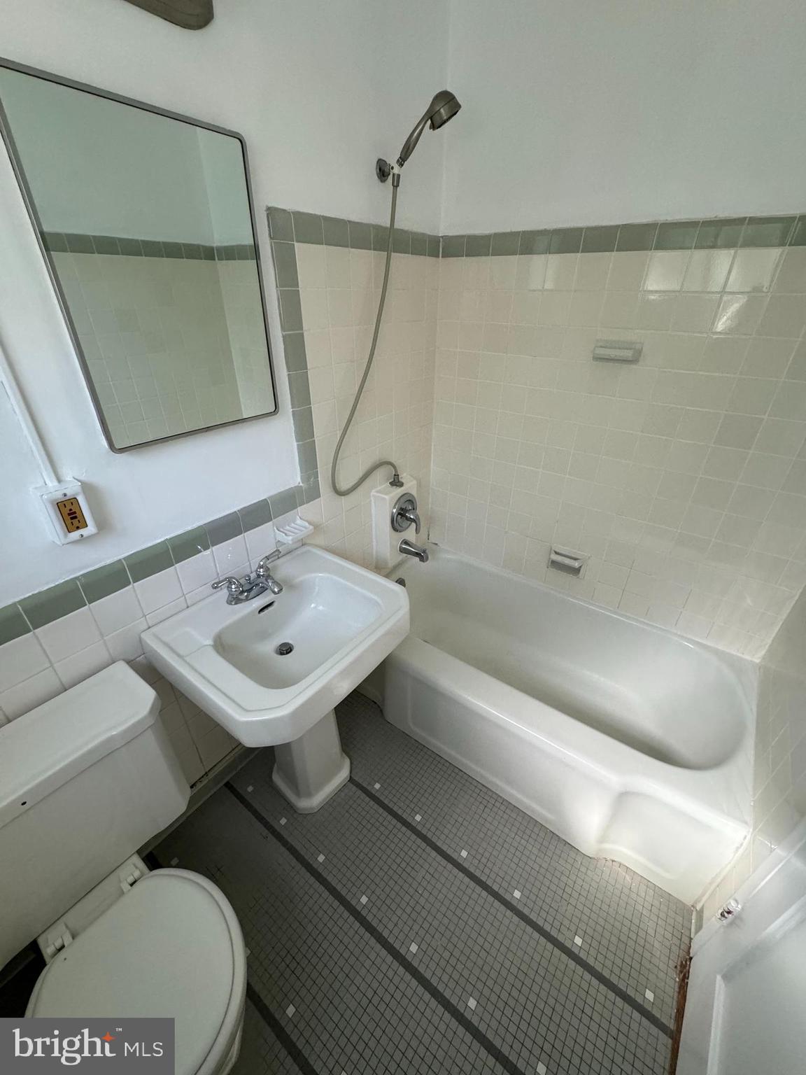 PARKFAIRFAX - Residential Lease