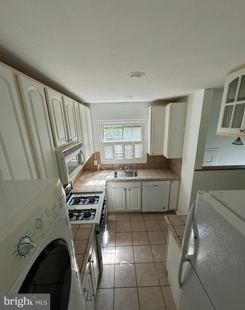 PARKFAIRFAX - Residential Lease