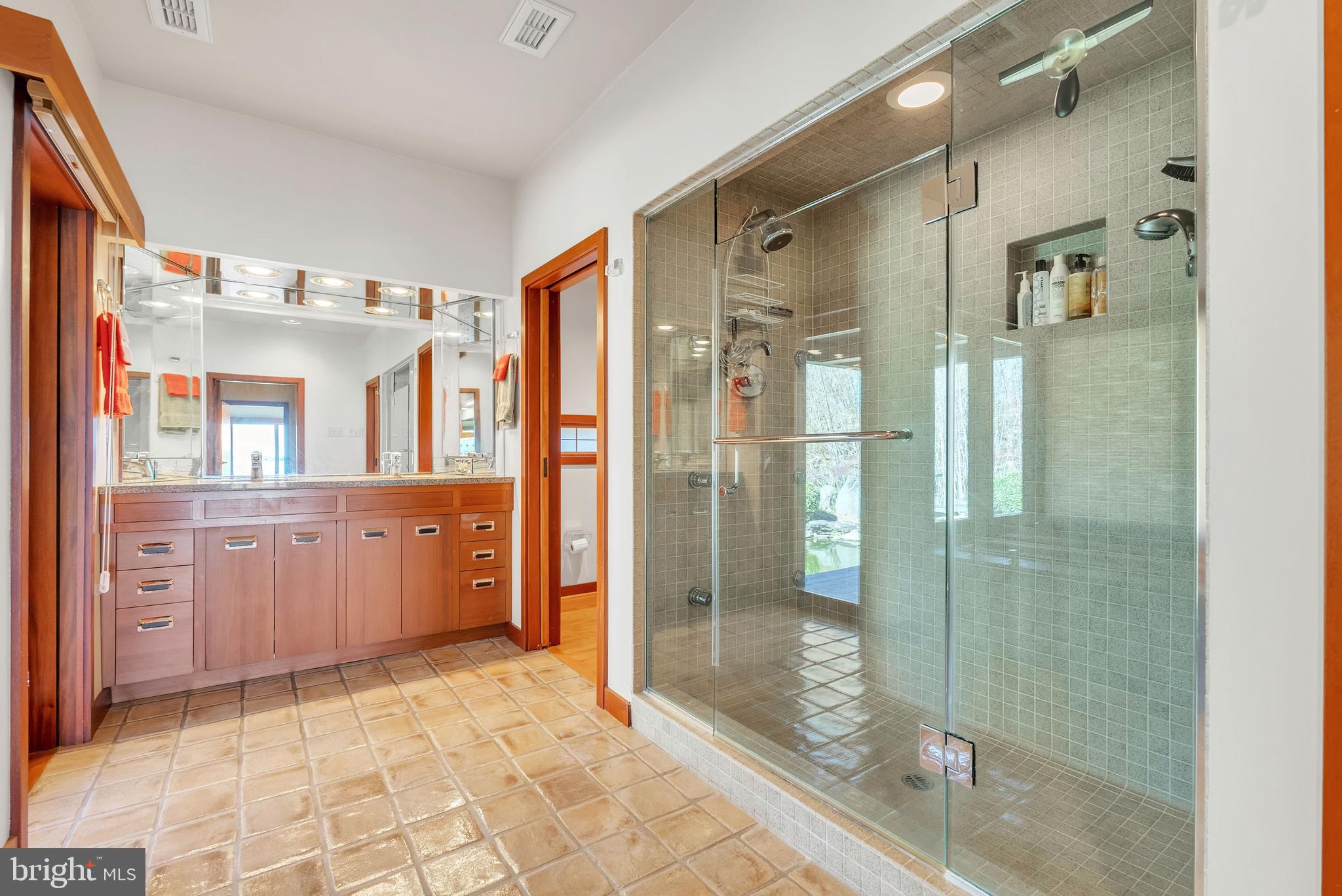 ANCHORAGE - Residential