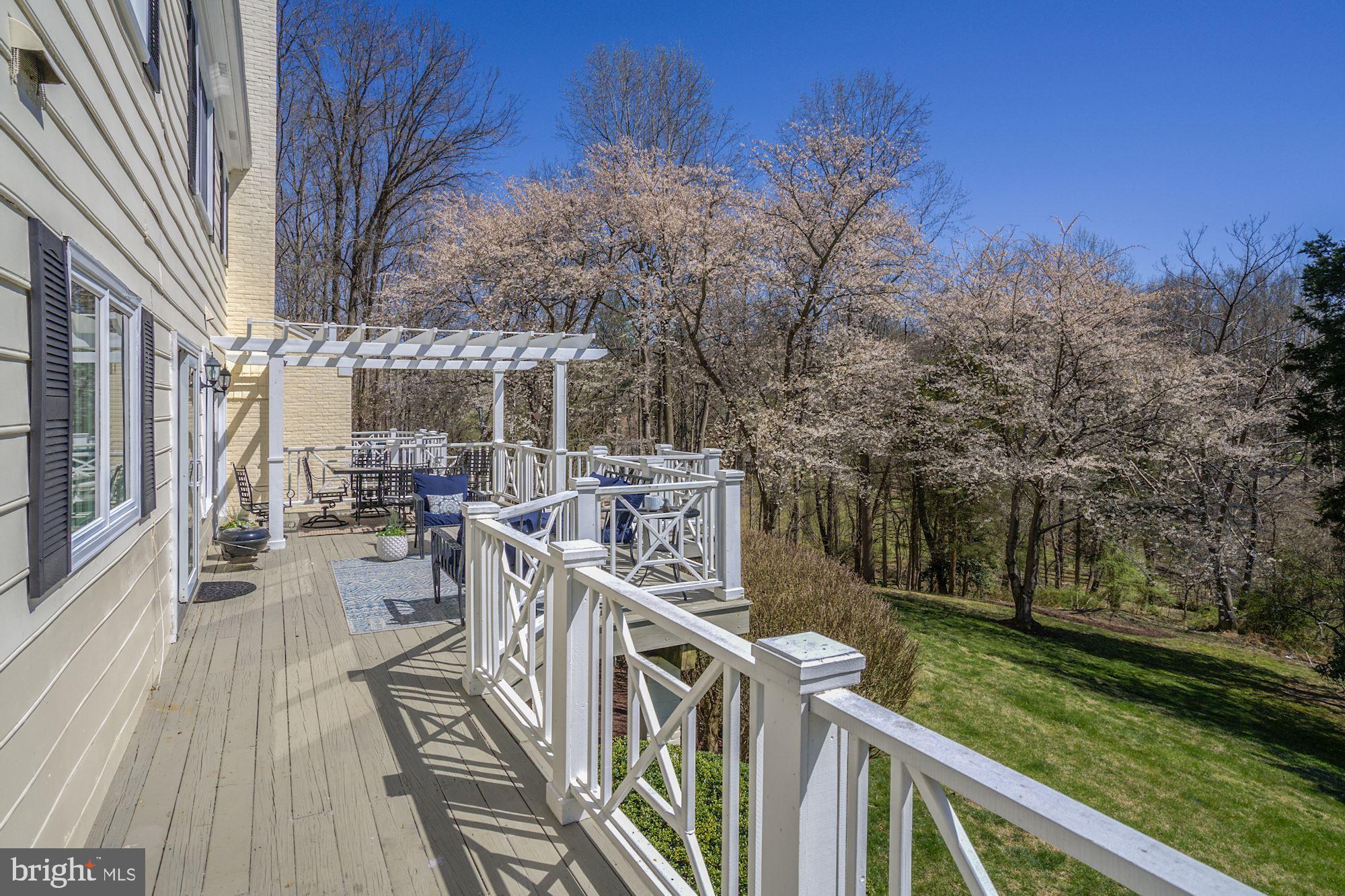 RIVERS EDGE - Residential