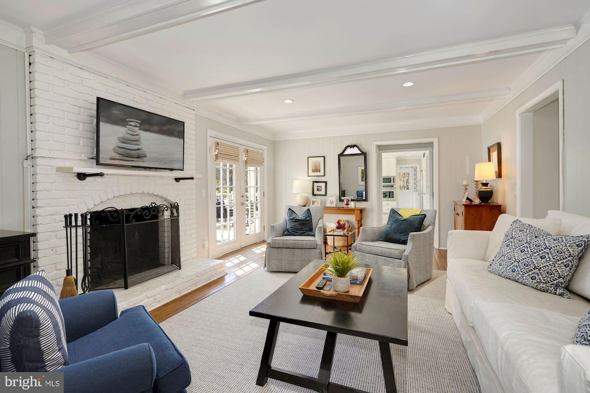 RIVERS EDGE - Residential