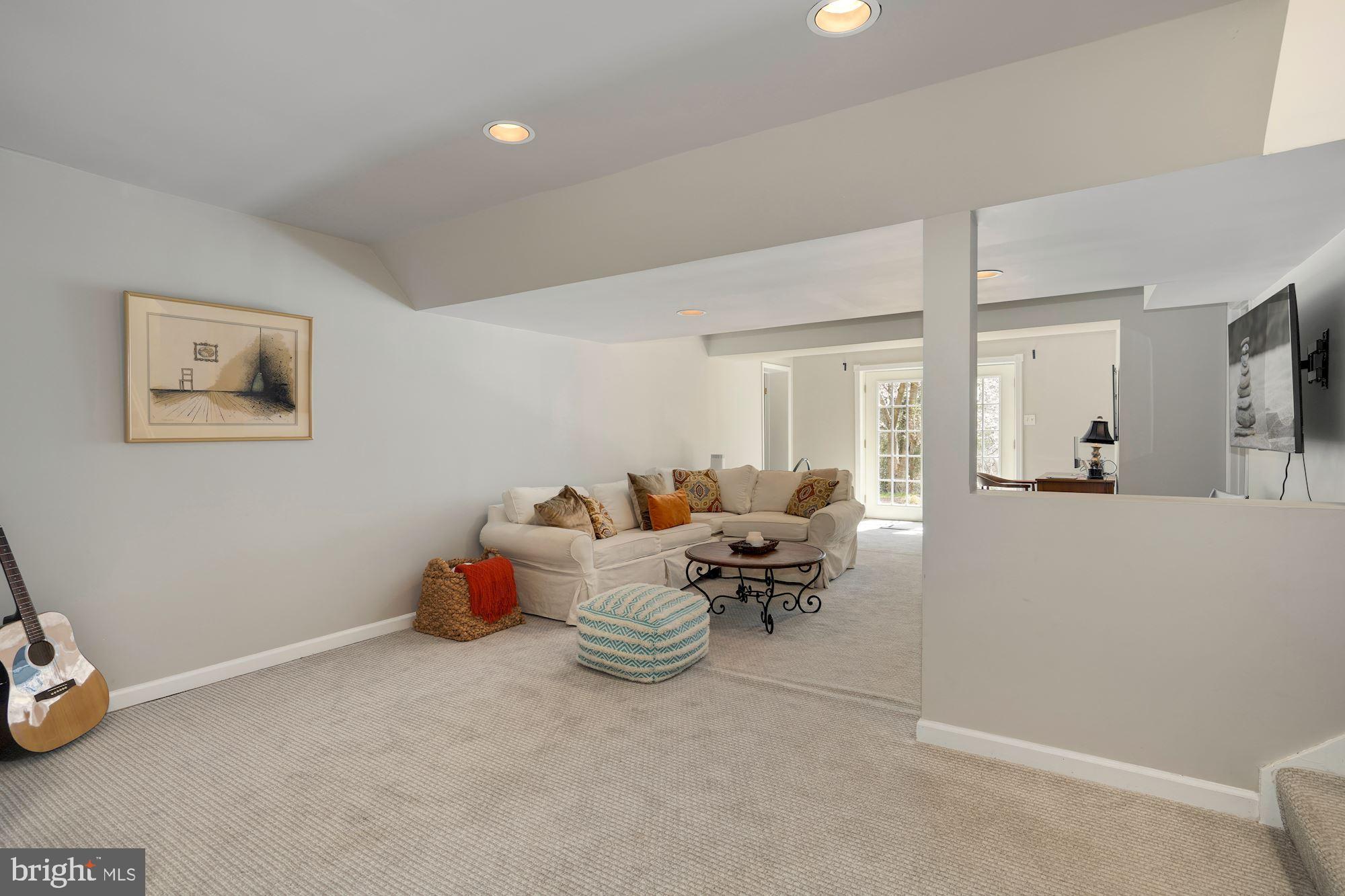 RIVERS EDGE - Residential