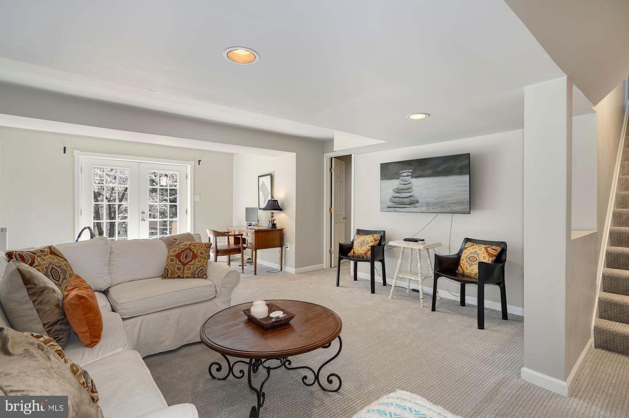 RIVERS EDGE - Residential