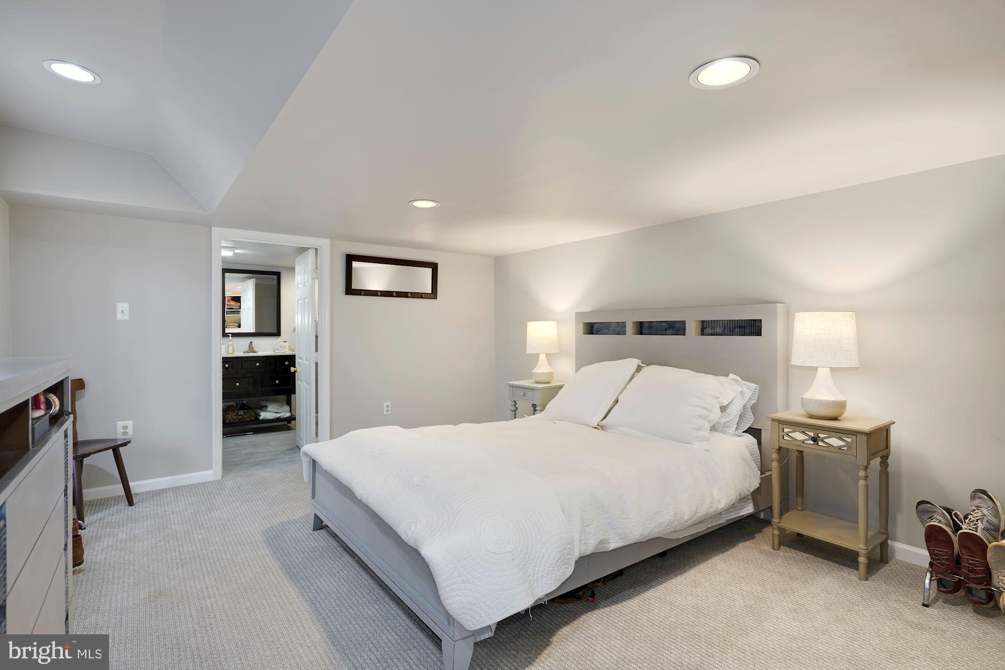 RIVERS EDGE - Residential