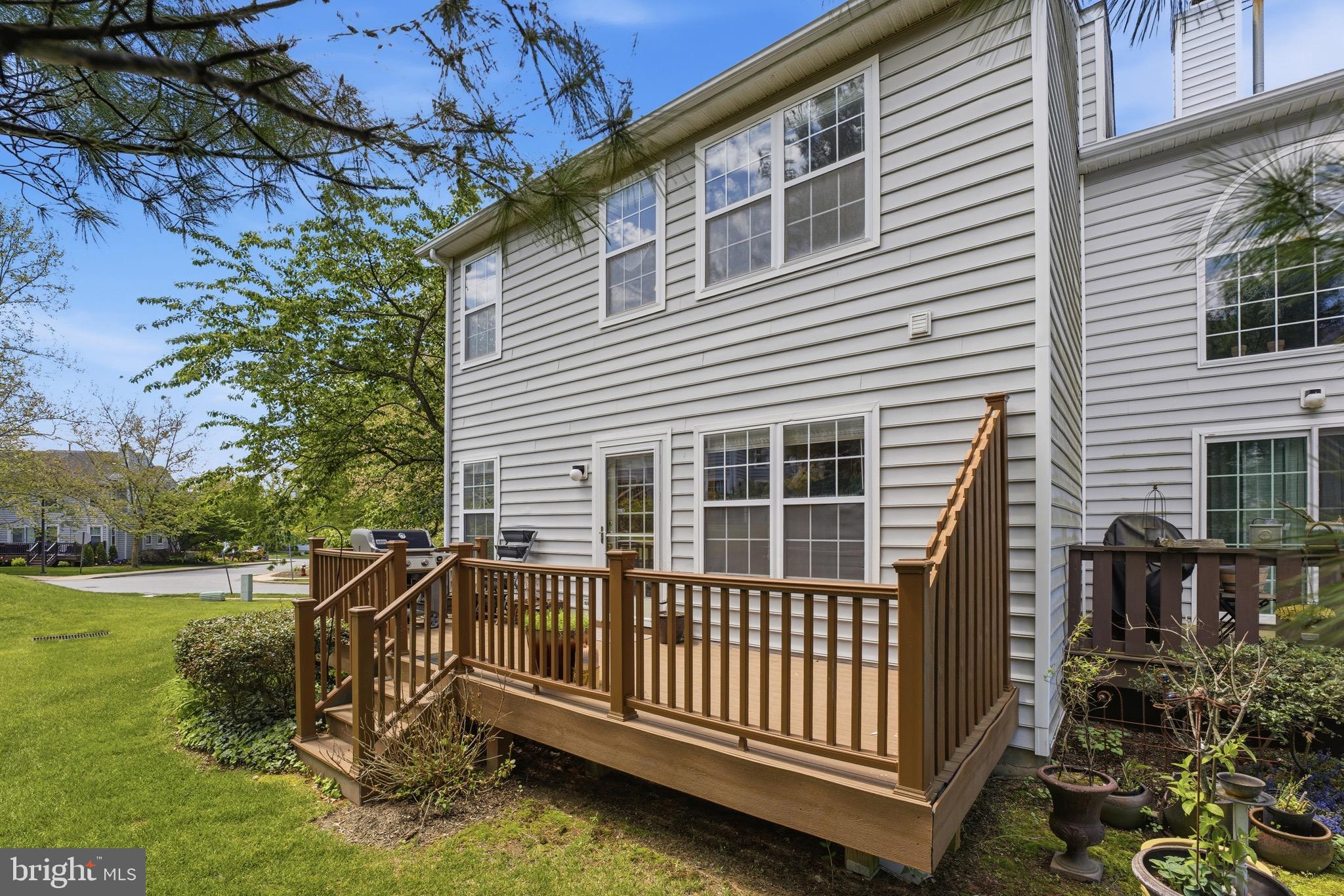THORNHILL - Residential