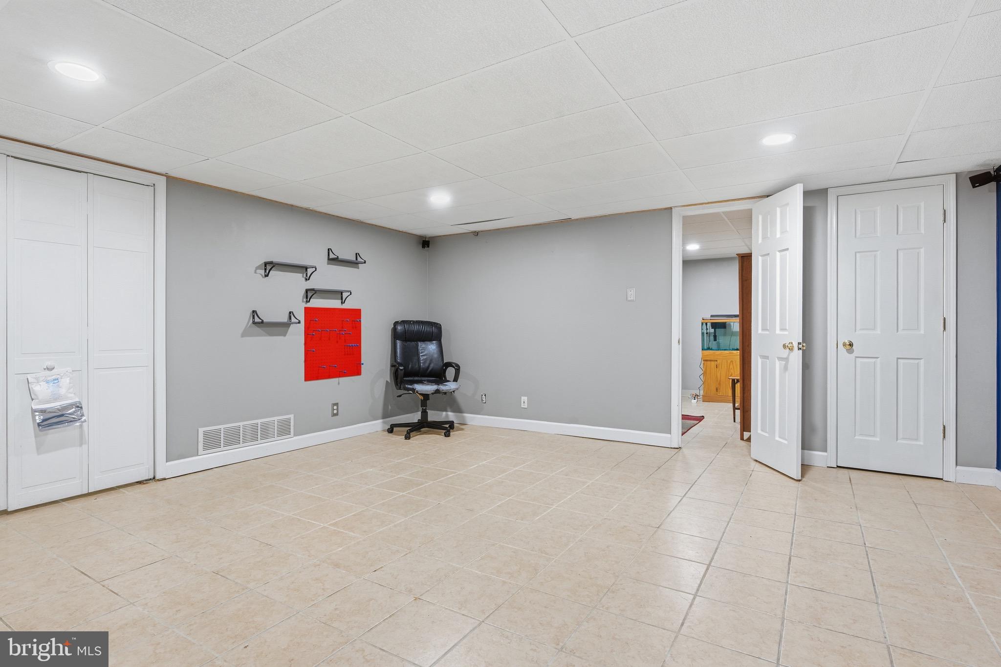 THORNHILL - Residential