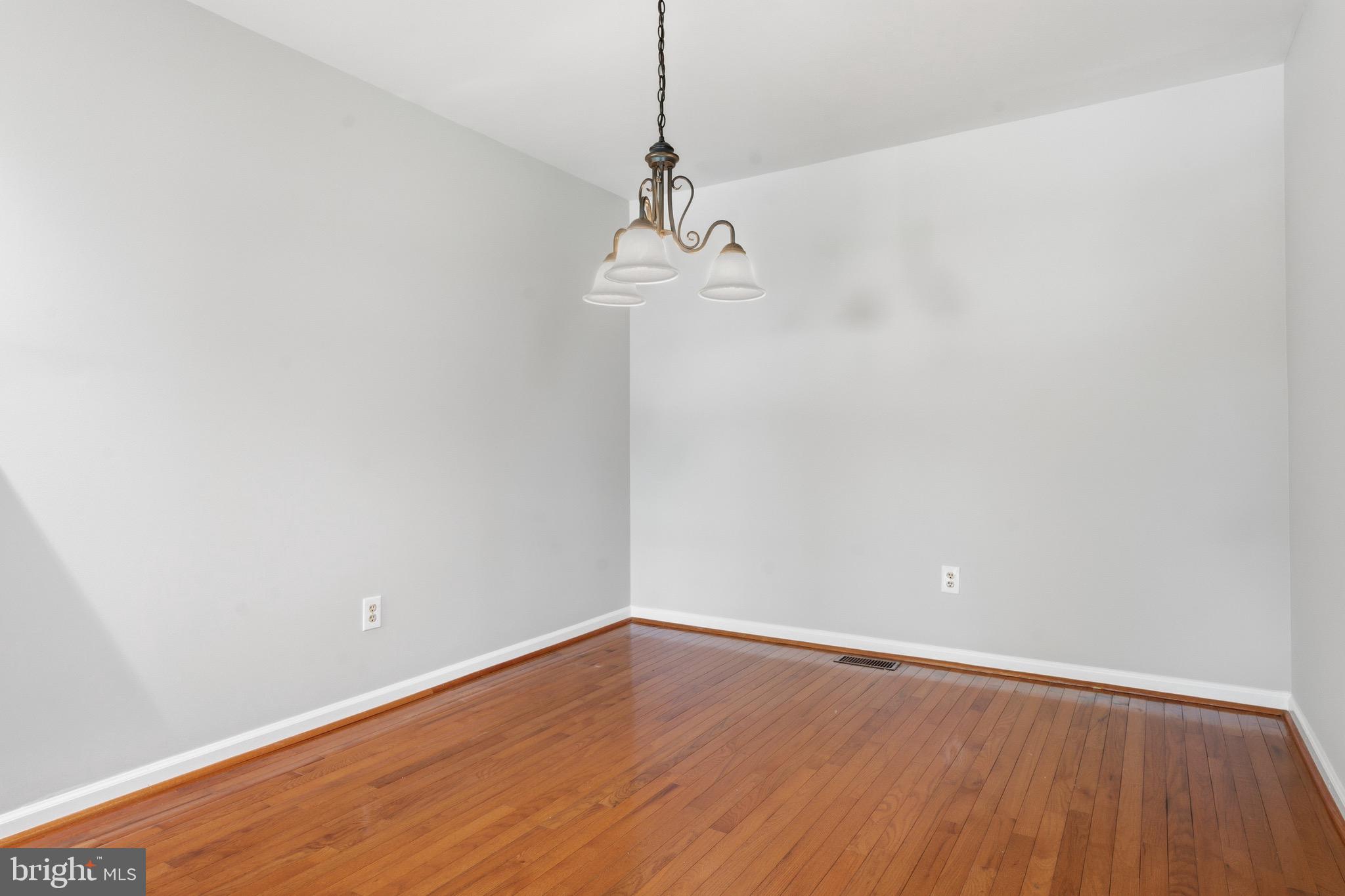 THORNHILL - Residential