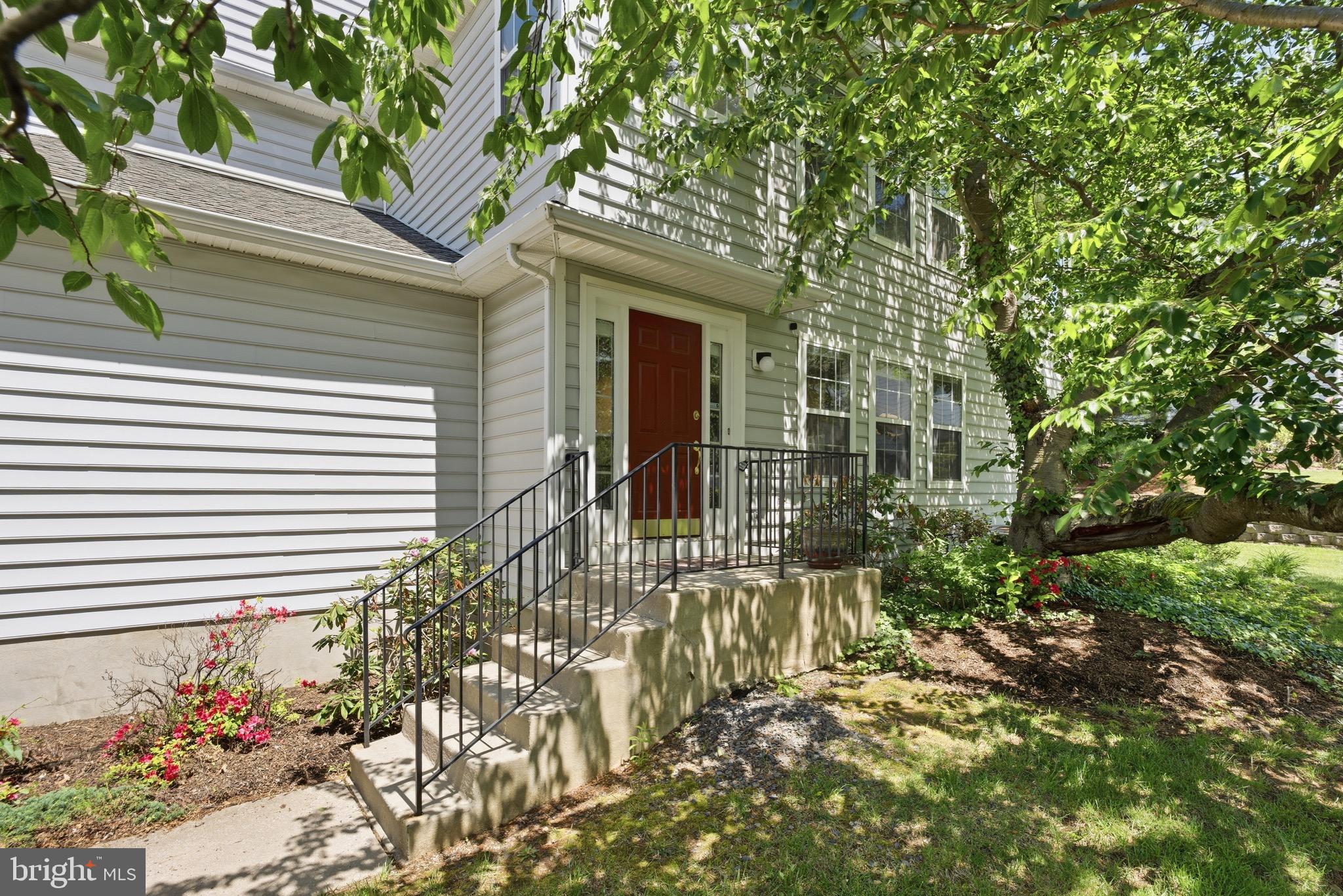 THORNHILL - Residential