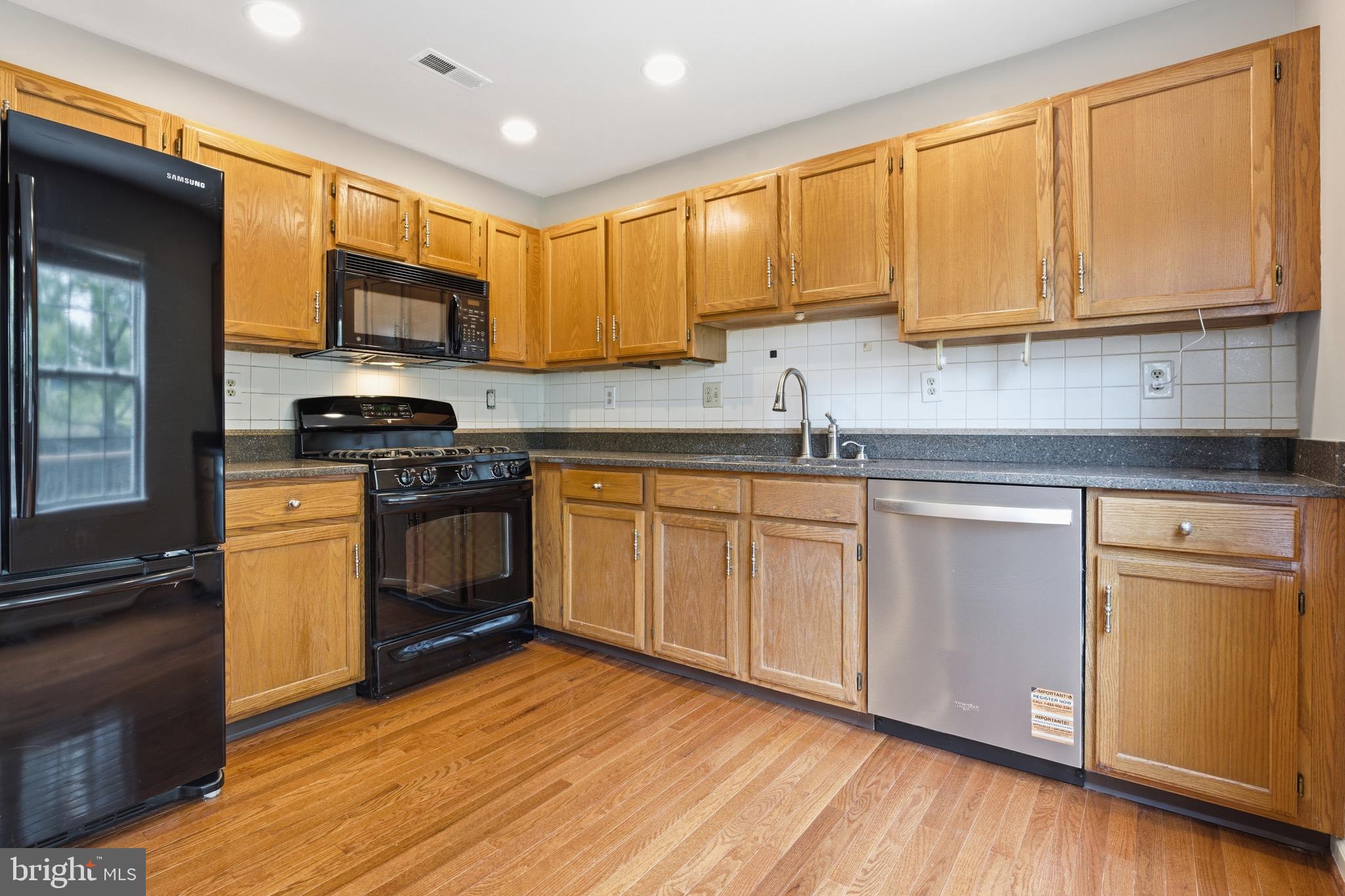 THORNHILL - Residential