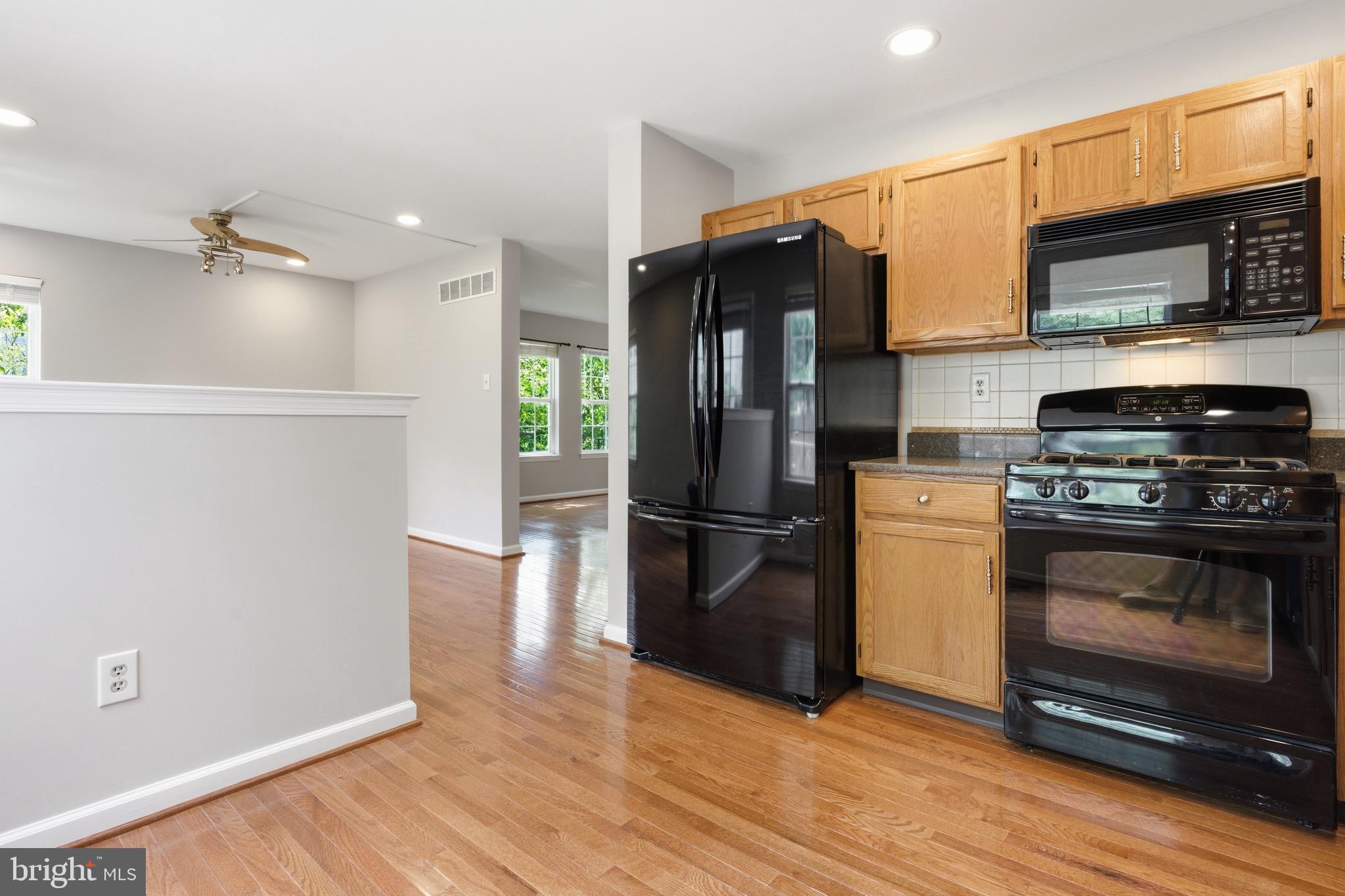 THORNHILL - Residential