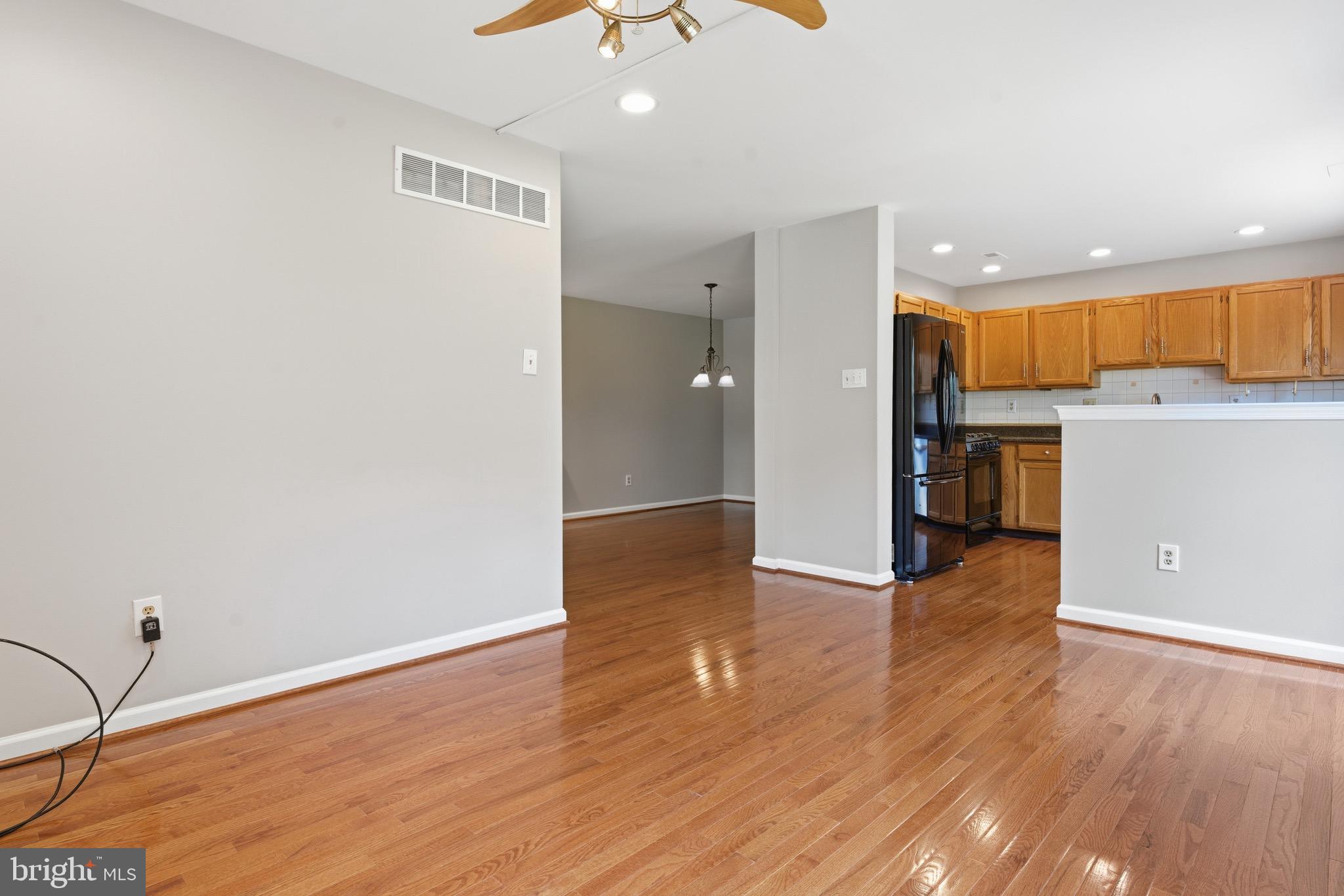 THORNHILL - Residential