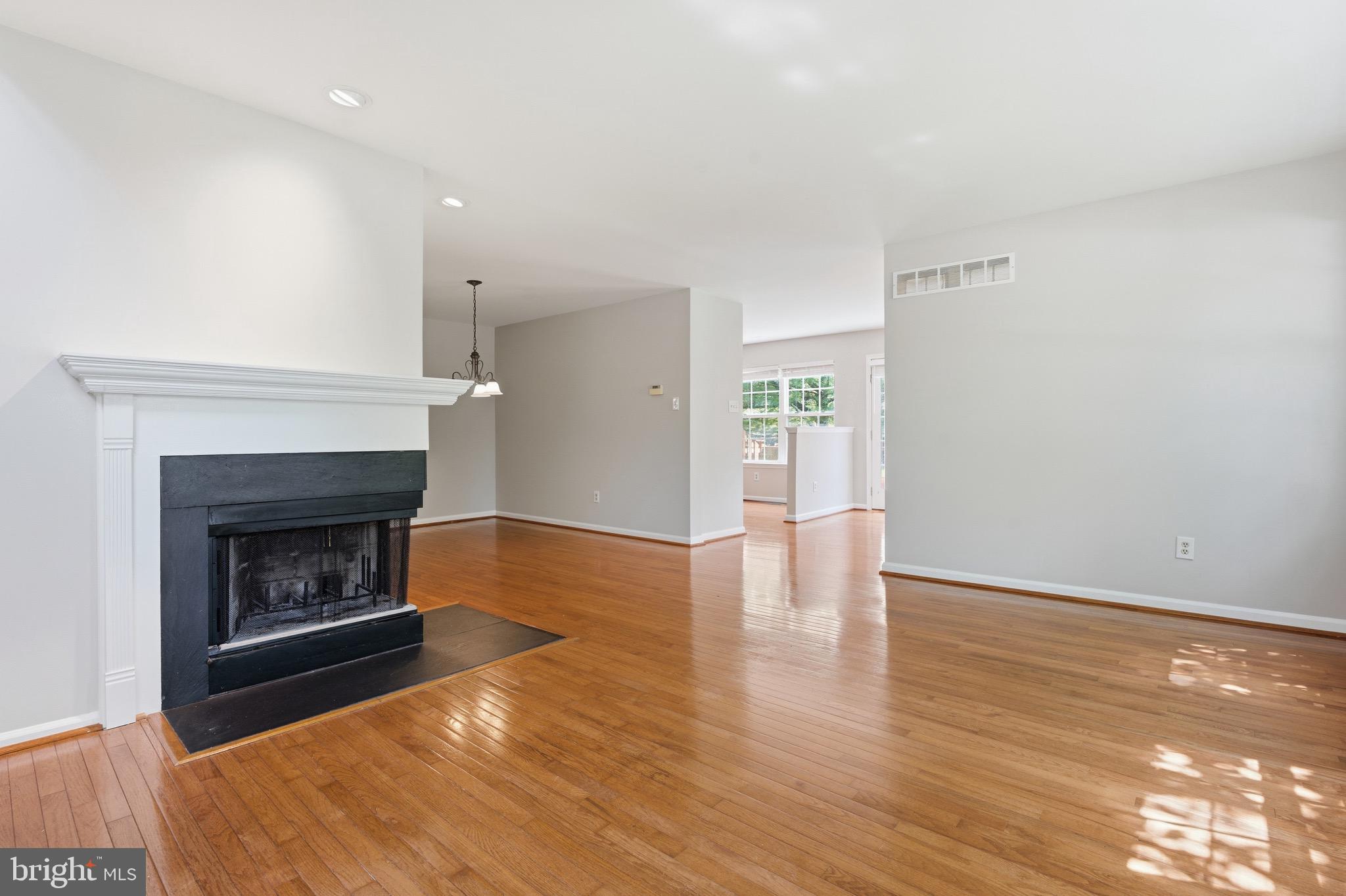 THORNHILL - Residential